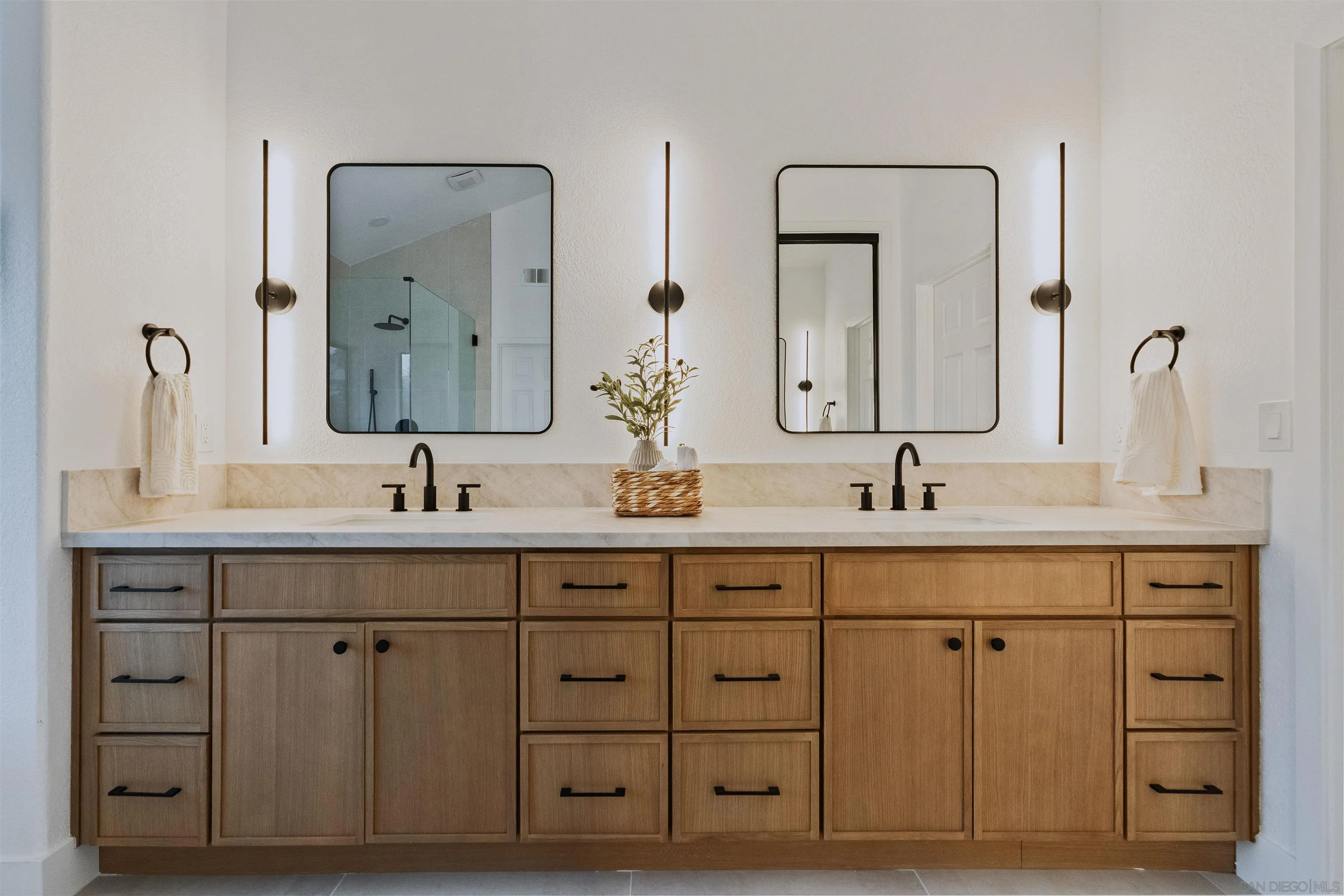 https://cdn.realtyfeed.com/cdn/127/260017318/48d39db4f7731c15760cb683935b1b3c.webp