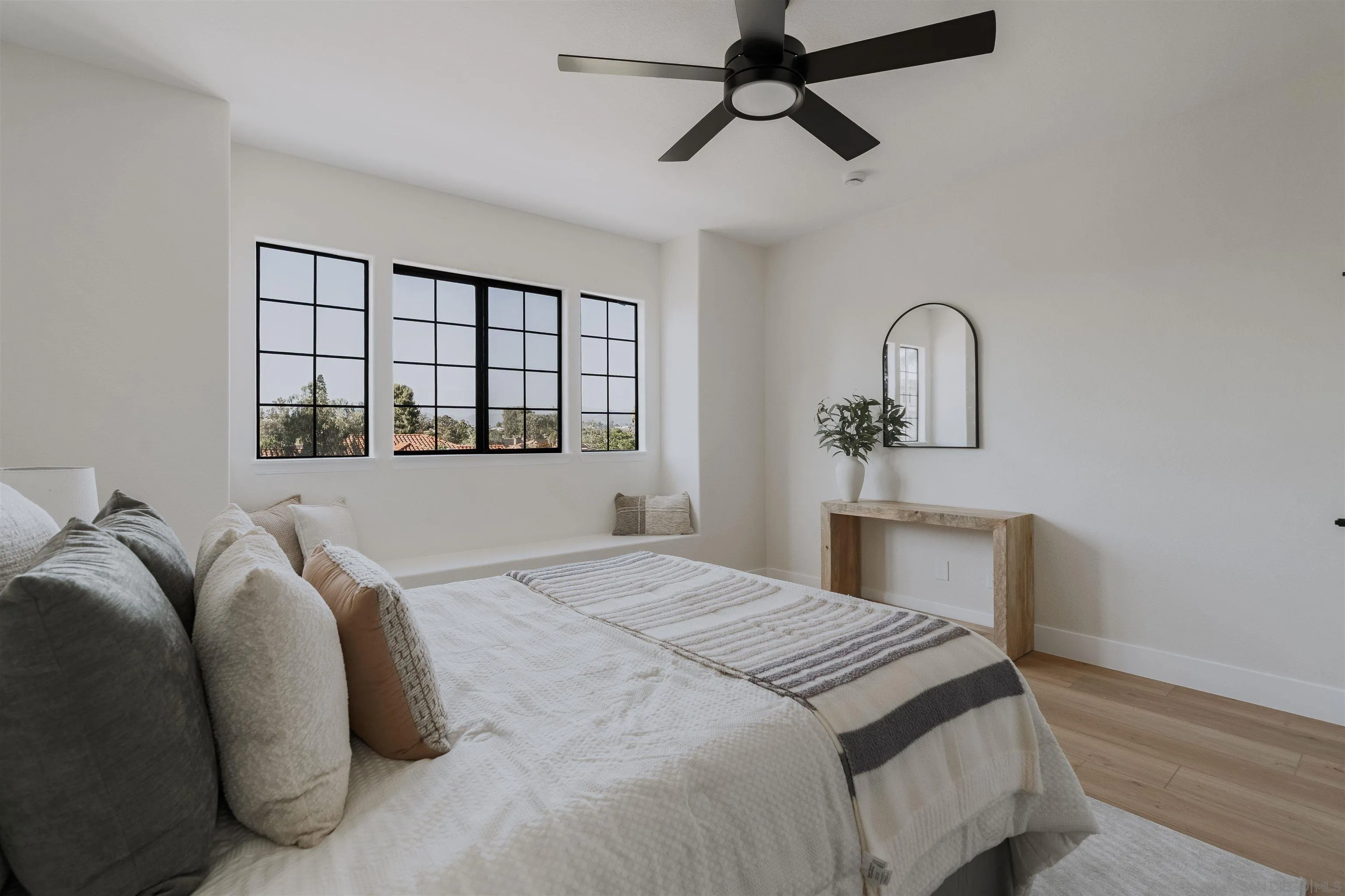 https://cdn.realtyfeed.com/cdn/127/260017318/52d36f9a502659c0b519b20bce160ff9.webp