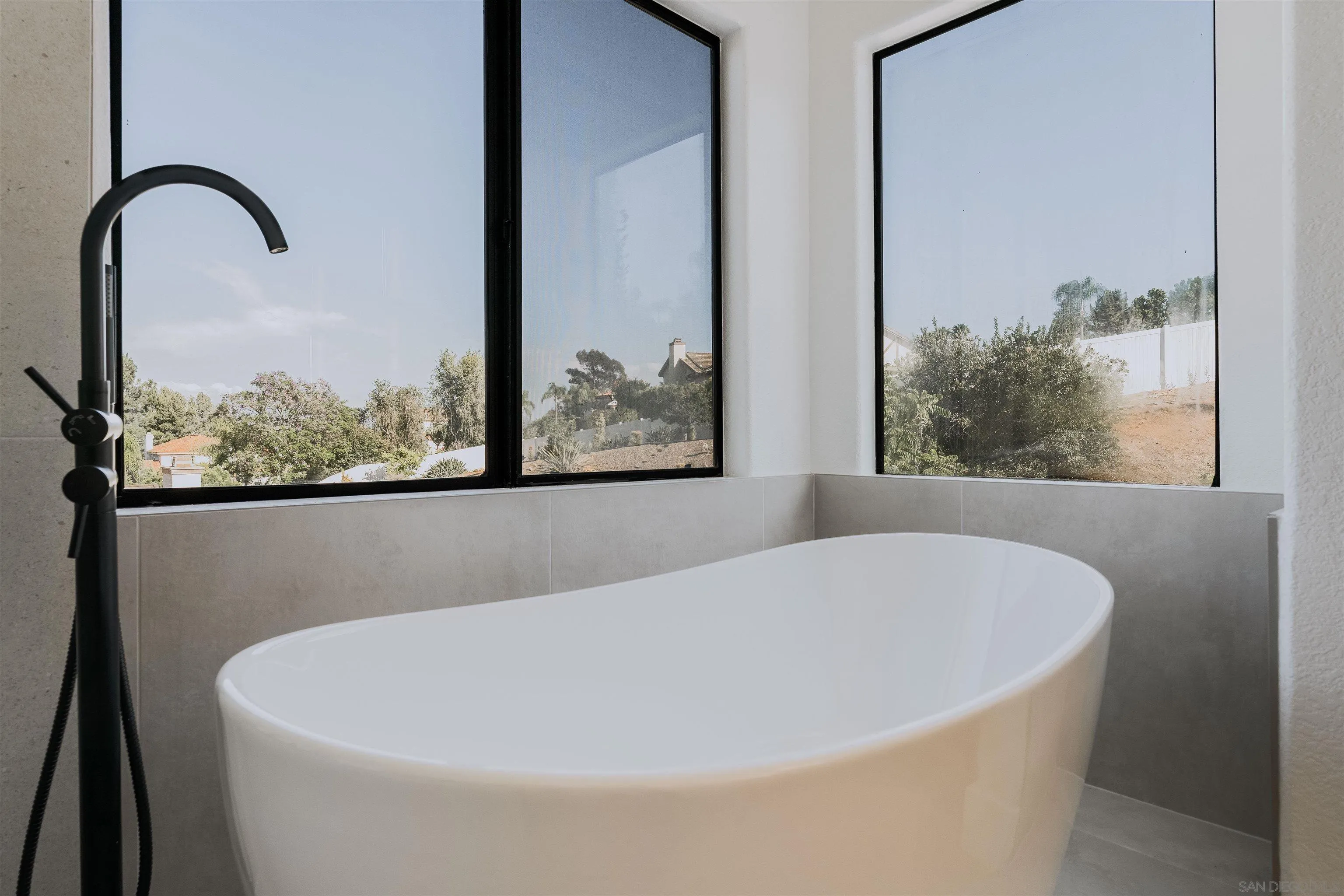 https://cdn.realtyfeed.com/cdn/127/260017318/5a2b9e3552937f10297208a25622aa01.webp