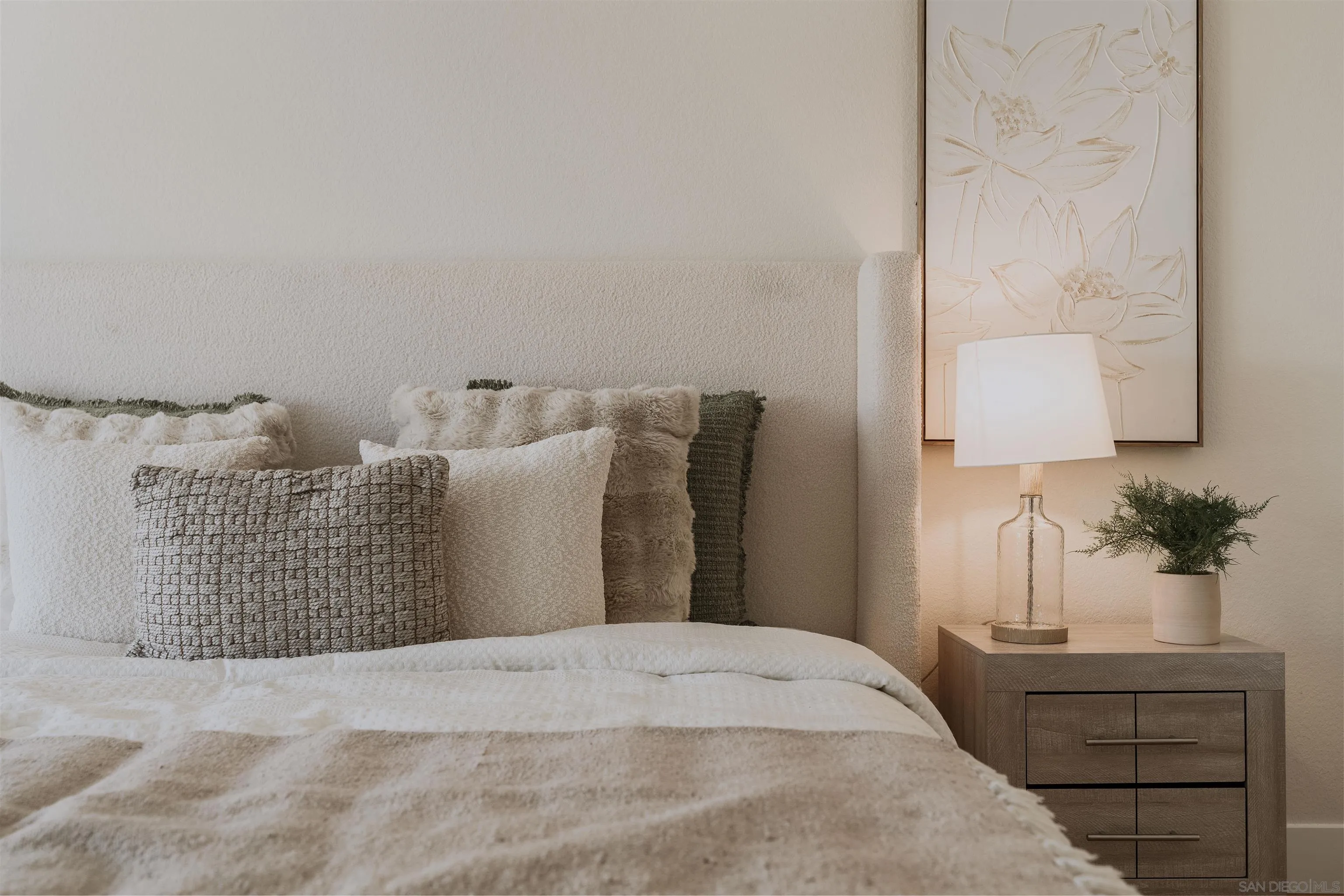 https://cdn.realtyfeed.com/cdn/127/260017318/5a8c9c8047f96117f326cfe988e8db52.webp