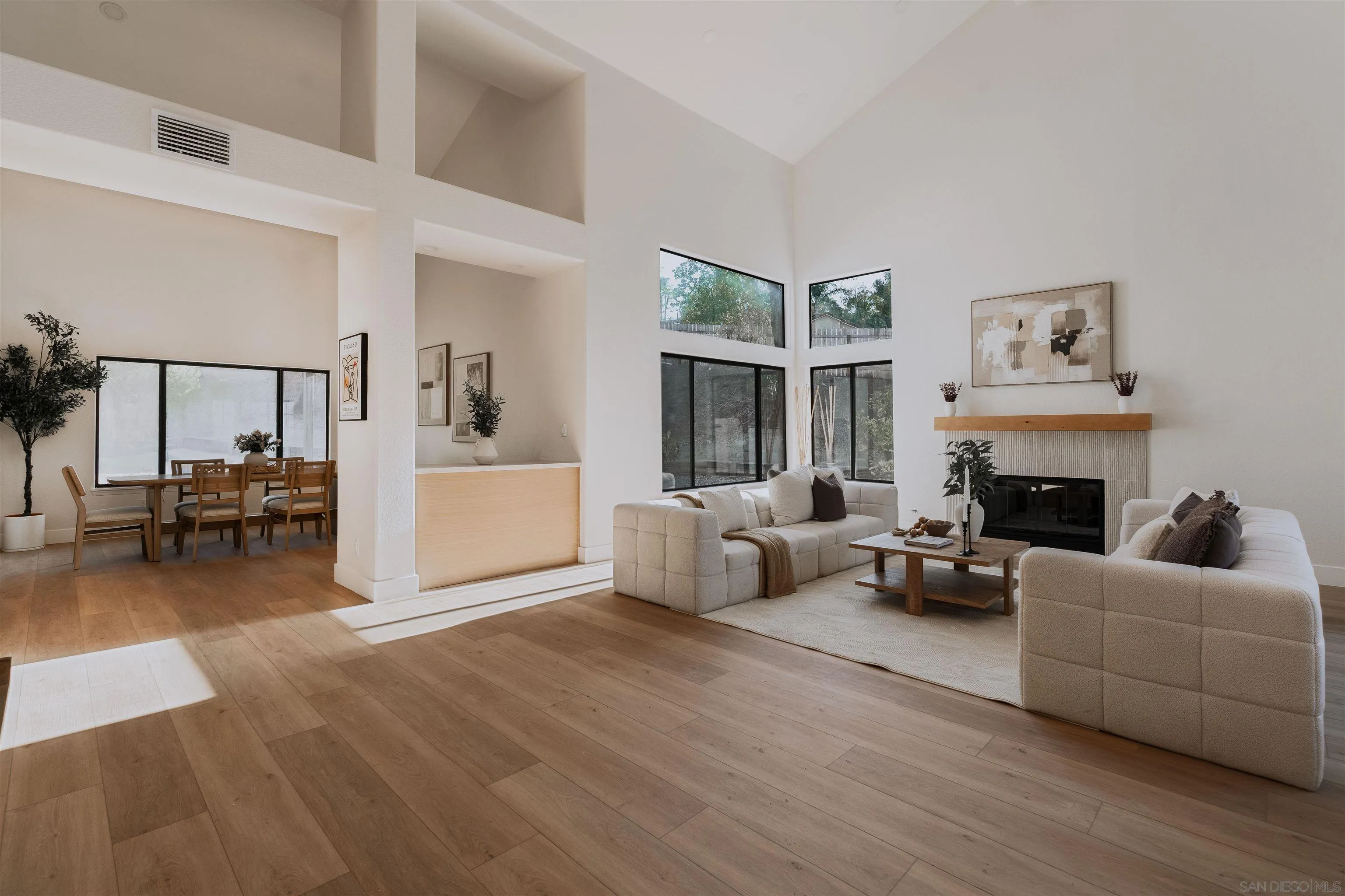 https://cdn.realtyfeed.com/cdn/127/260017318/5e9cdcc7183d4017981177dfda2a1a00.webp