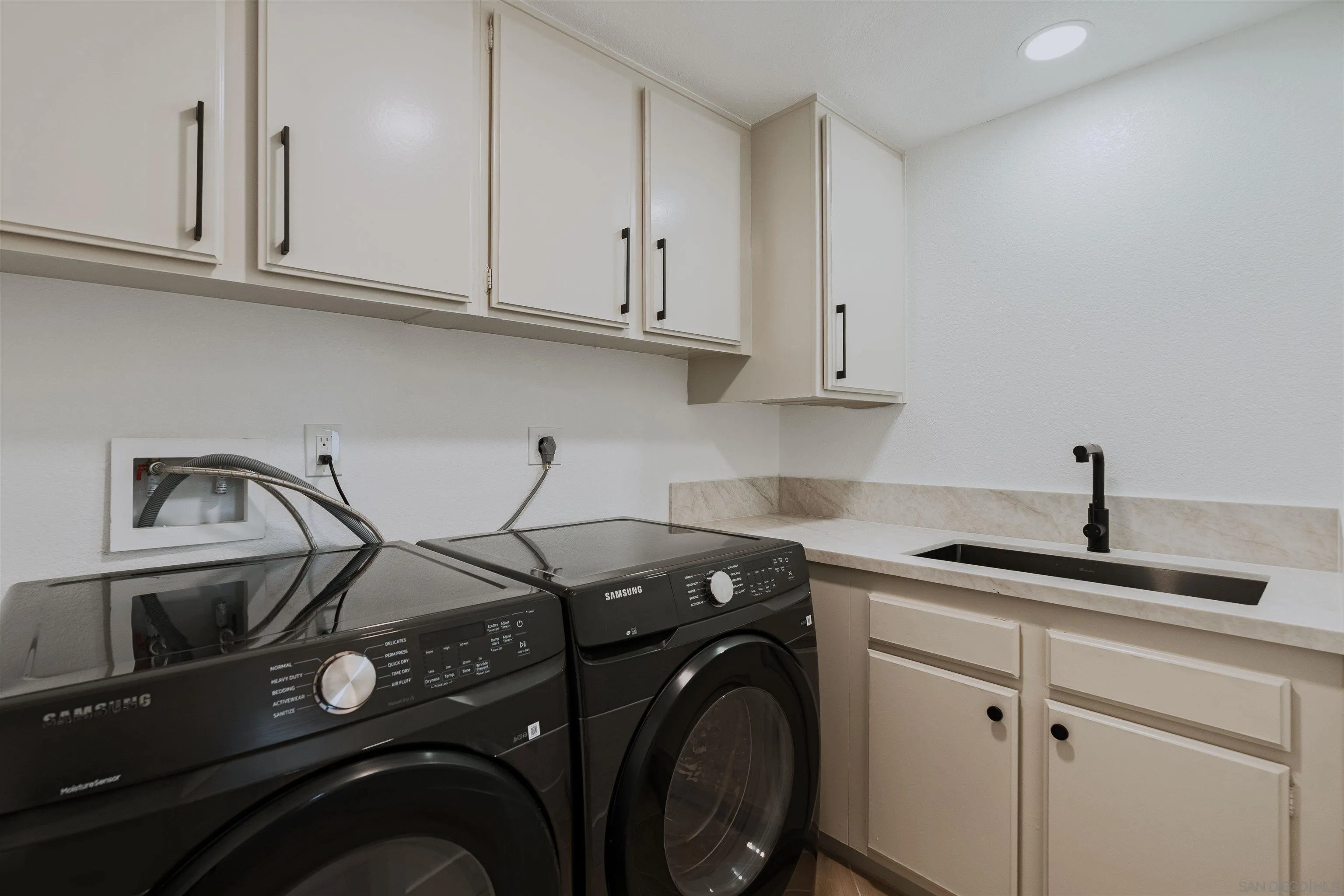 https://cdn.realtyfeed.com/cdn/127/260017318/8b26c190c95634b66445b2d342af0fde.webp