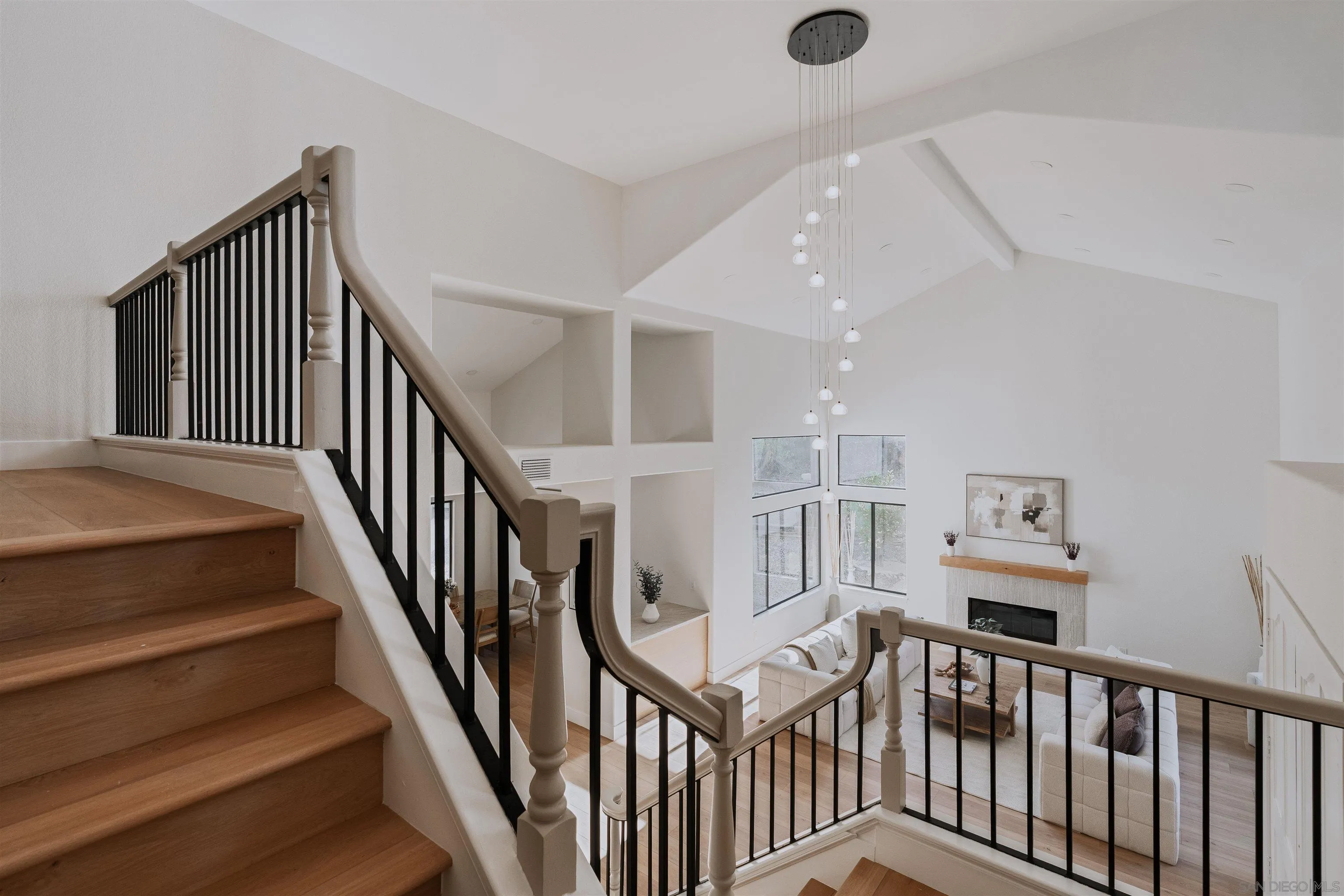 https://cdn.realtyfeed.com/cdn/127/260017318/97ce7c95e006a2b251e31afef538c927.webp