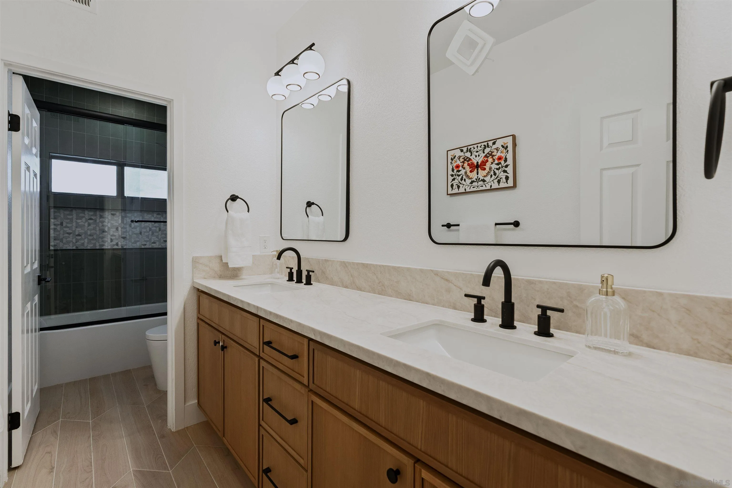 https://cdn.realtyfeed.com/cdn/127/260017318/fdc1969dbbae934a424491122adb8a97.webp