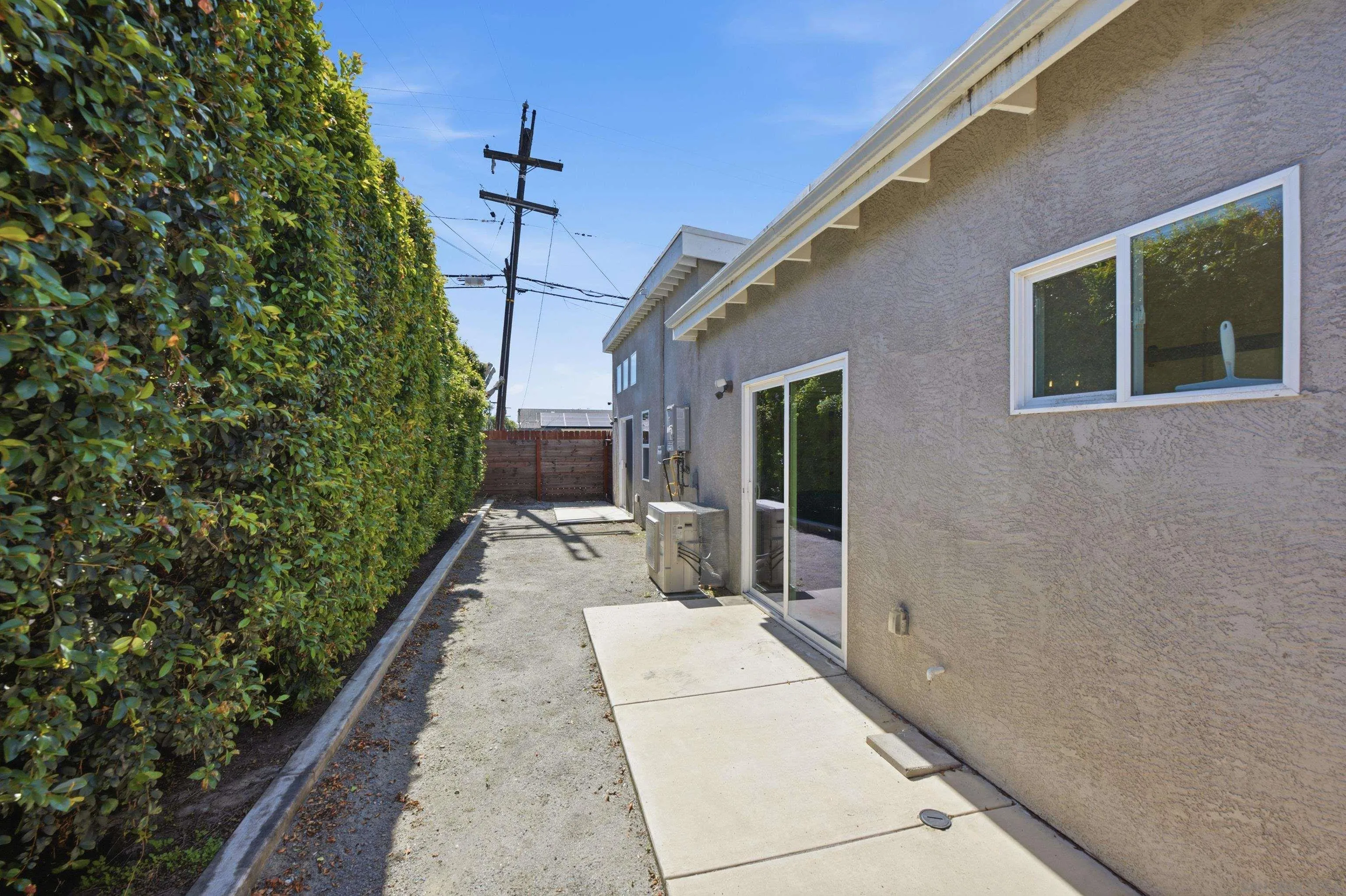 https://cdn.realtyfeed.com/cdn/127/260017328/9488bc7cd216a1b07cca9c11c8e175b7.webp
