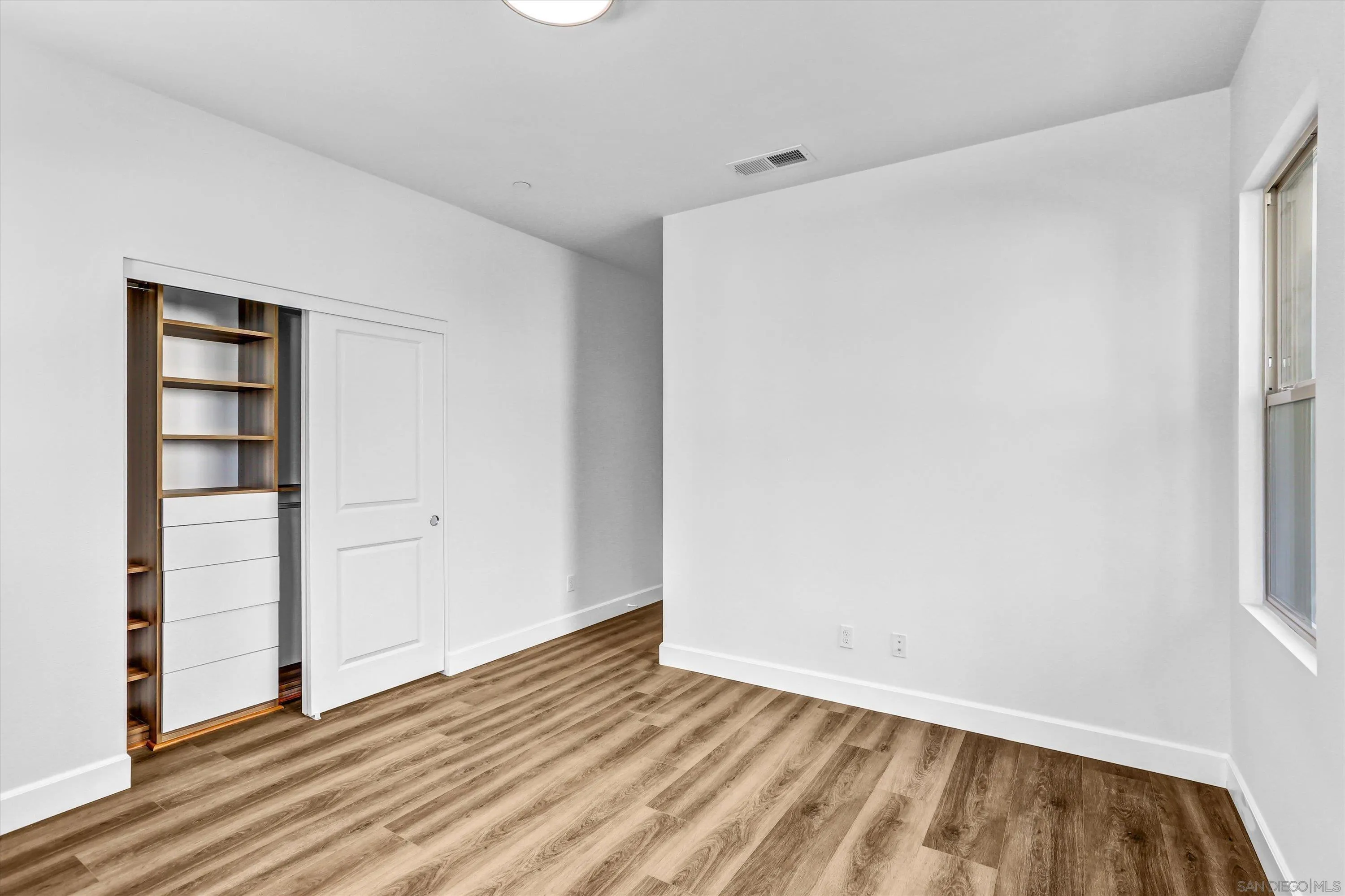 https://cdn.realtyfeed.com/cdn/127/260017334/2bc3cb33ff2abaf8183b3a6404c63111.webp