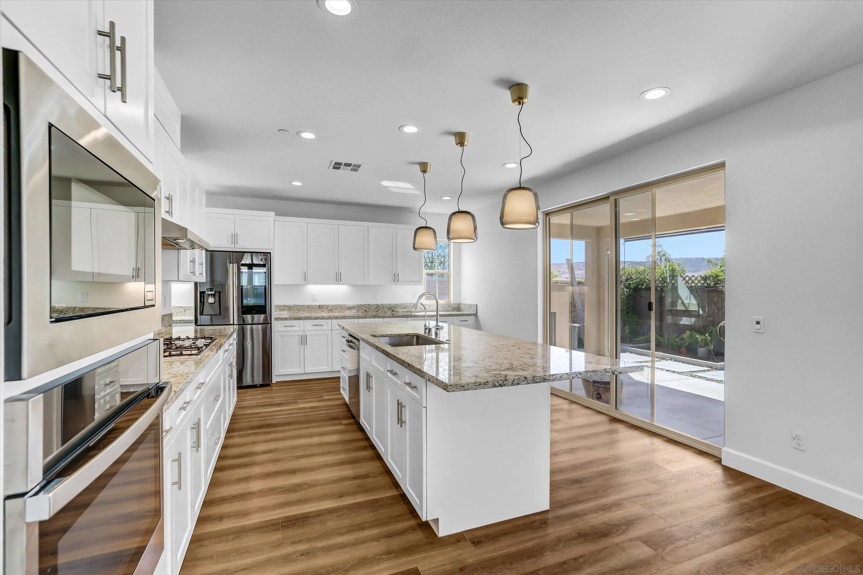https://cdn.realtyfeed.com/cdn/127/260017334/4256bc273eac2d1d689df47f2c1c8851.webp