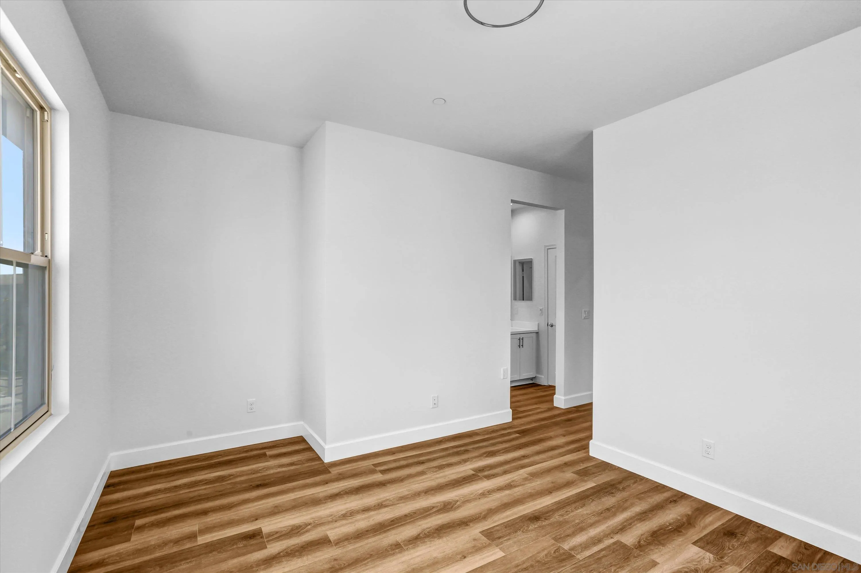https://cdn.realtyfeed.com/cdn/127/260017334/b9d4fa6f5858da52fdc43de1871e8d5e.webp