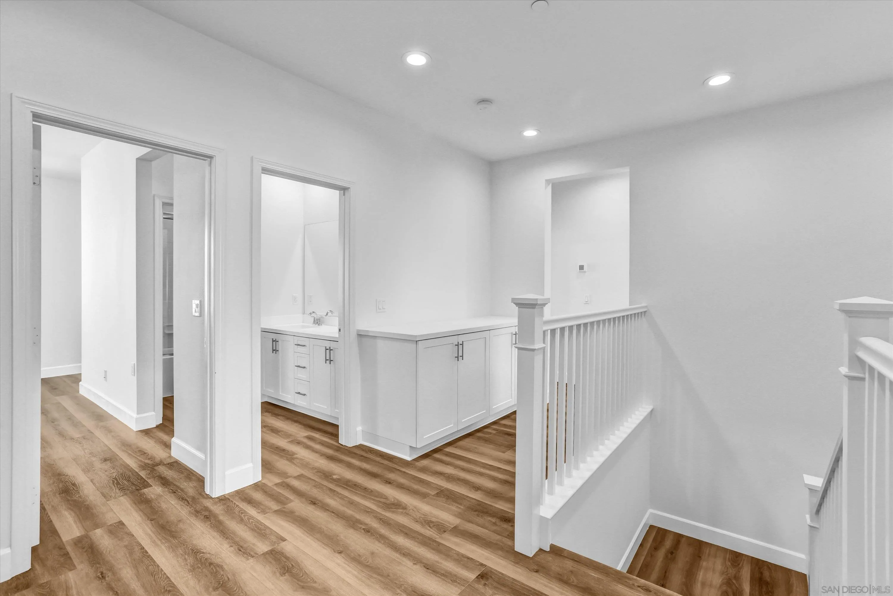 https://cdn.realtyfeed.com/cdn/127/260017334/e1031e5a6f3853e11faff2699c03739d.webp