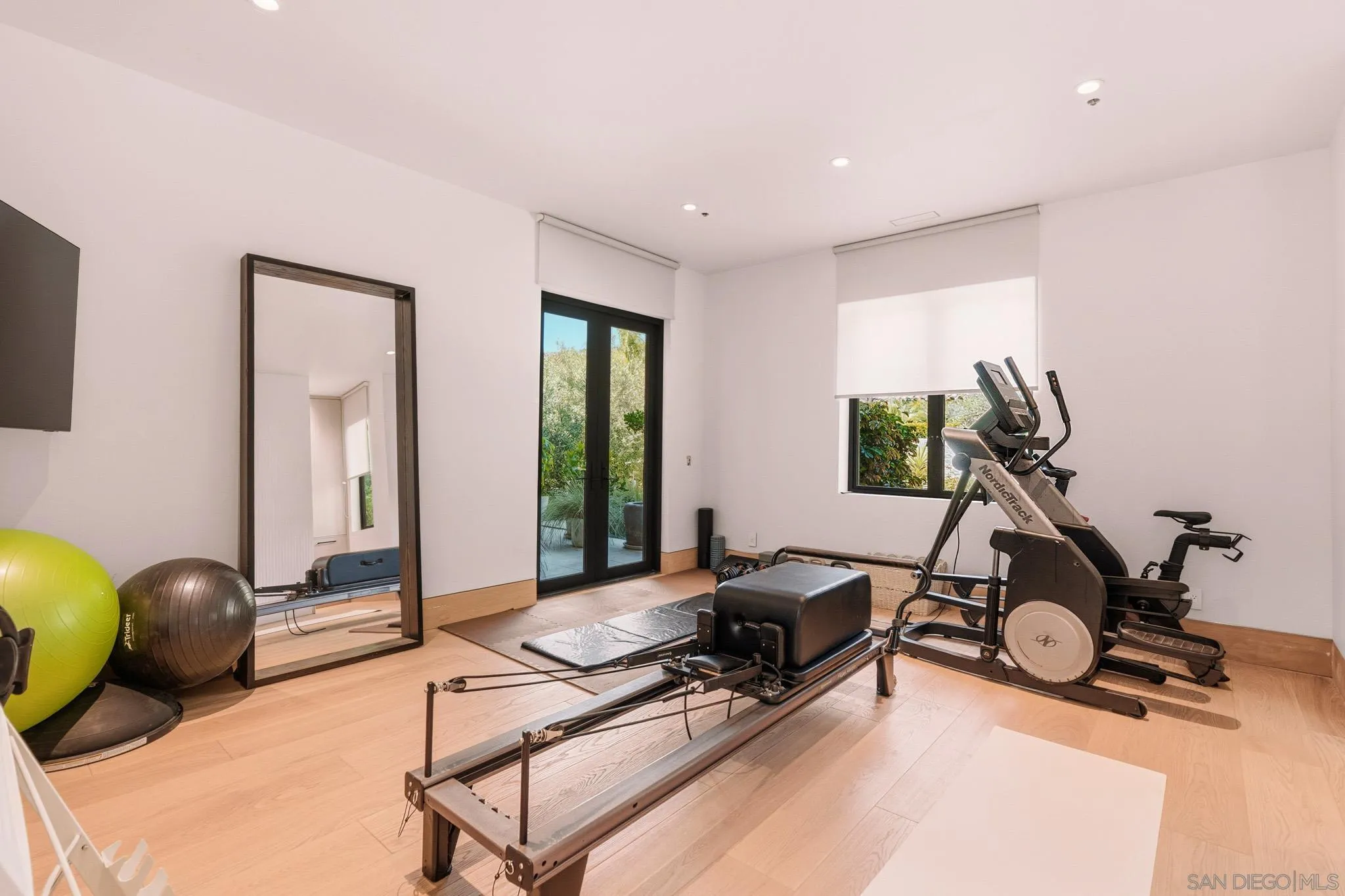 https://cdn.realtyfeed.com/cdn/127/260017341/00639ee7344fe1855e6f9c1d6c64571c.webp