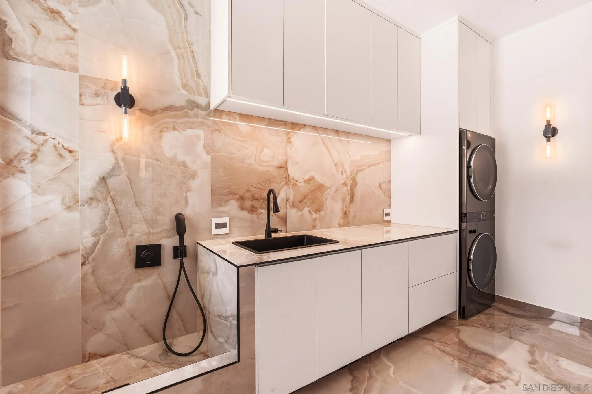https://cdn.realtyfeed.com/cdn/127/260017341/0c1a895a9b3035d742282c5efd920bda.webp