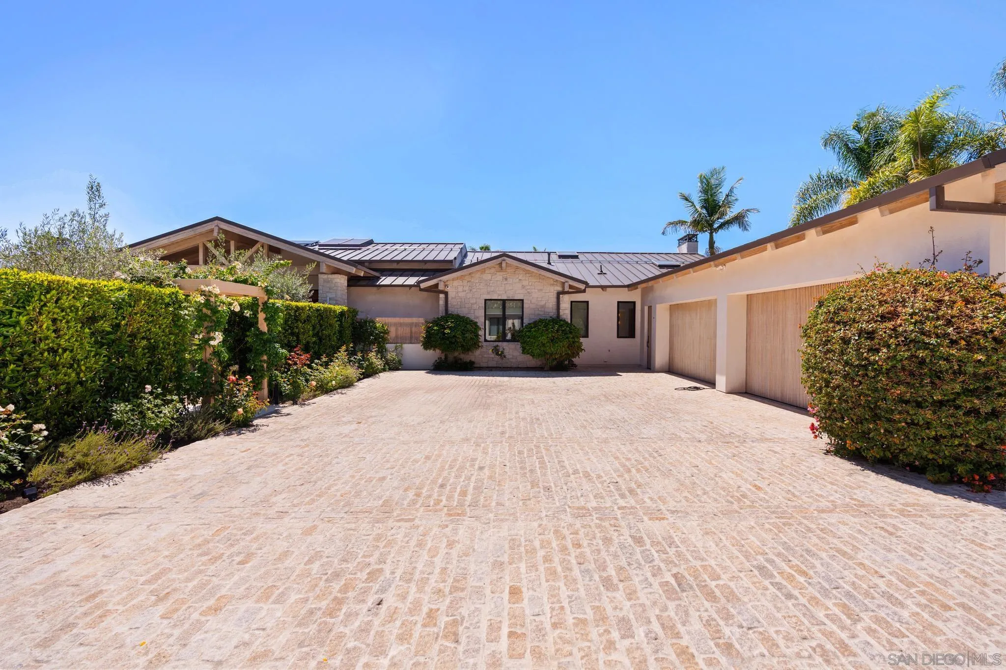https://cdn.realtyfeed.com/cdn/127/260017341/0f6047414dd3bba298fc72e97f9d0398.webp