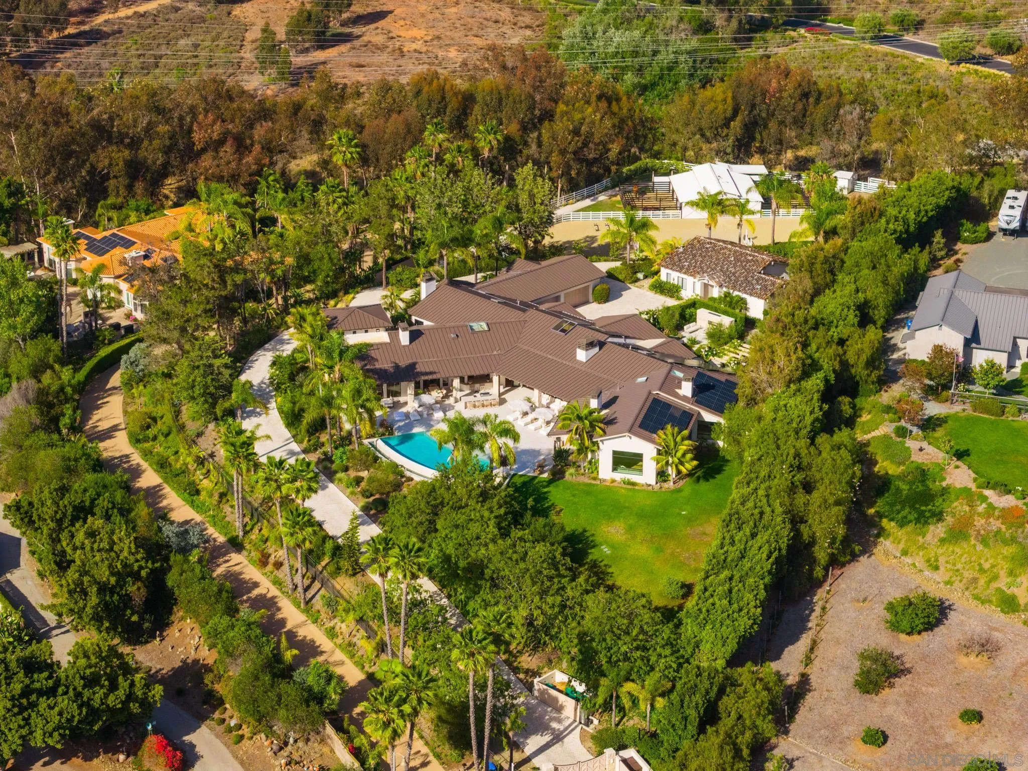 https://cdn.realtyfeed.com/cdn/127/260017341/181820a2495ef0f173a4f43e9c6bc9a1.webp