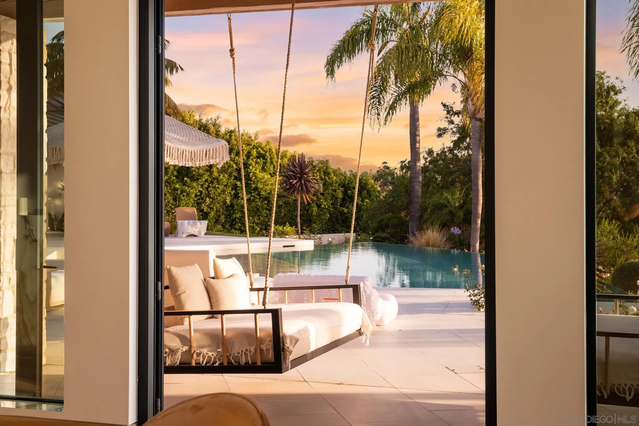 https://cdn.realtyfeed.com/cdn/127/260017341/1f106d032b42f966cacf6282dc58438d.webp