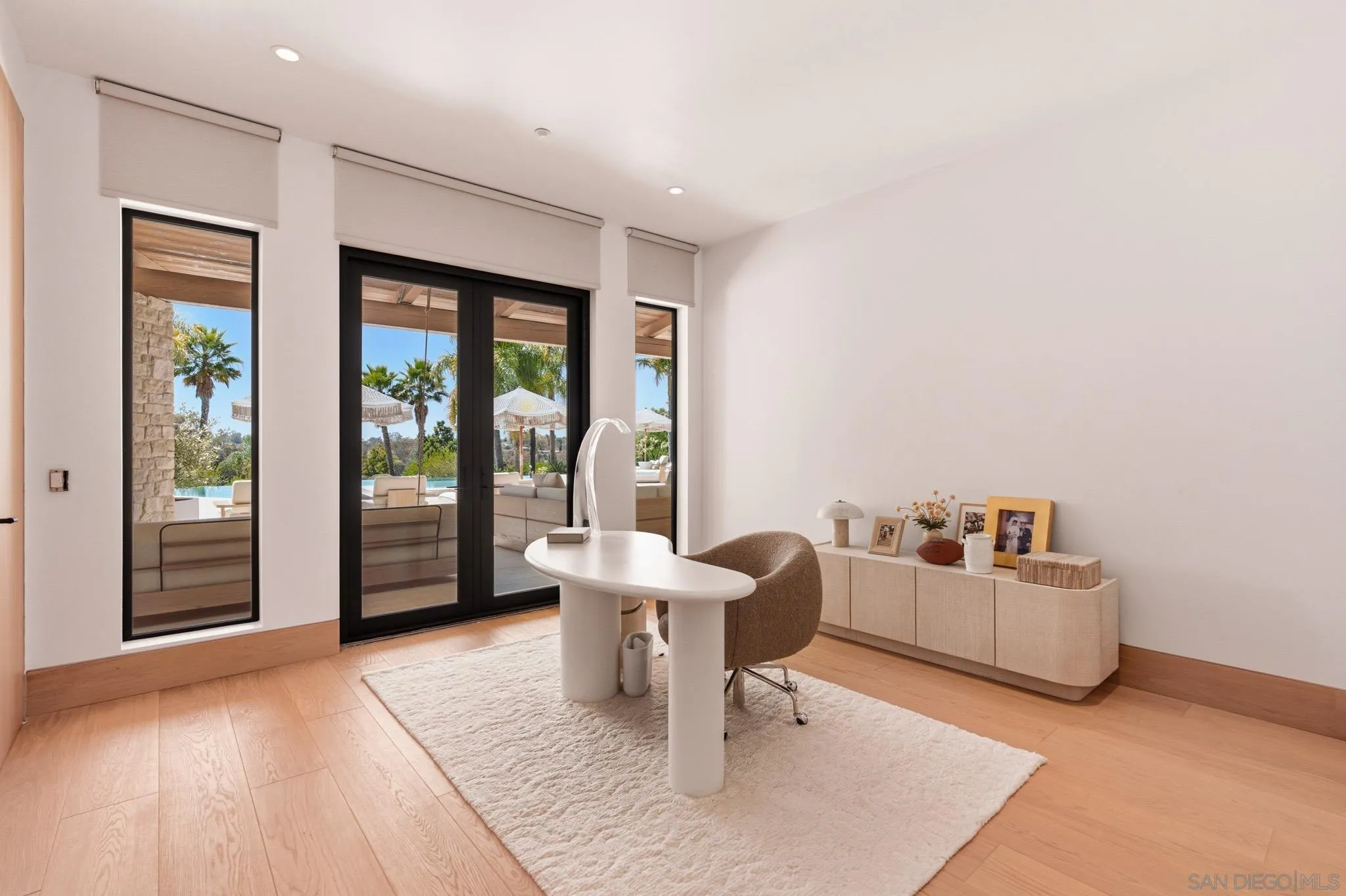 https://cdn.realtyfeed.com/cdn/127/260017341/6b15b6b0d17c549718fd95d90af18e5d.webp