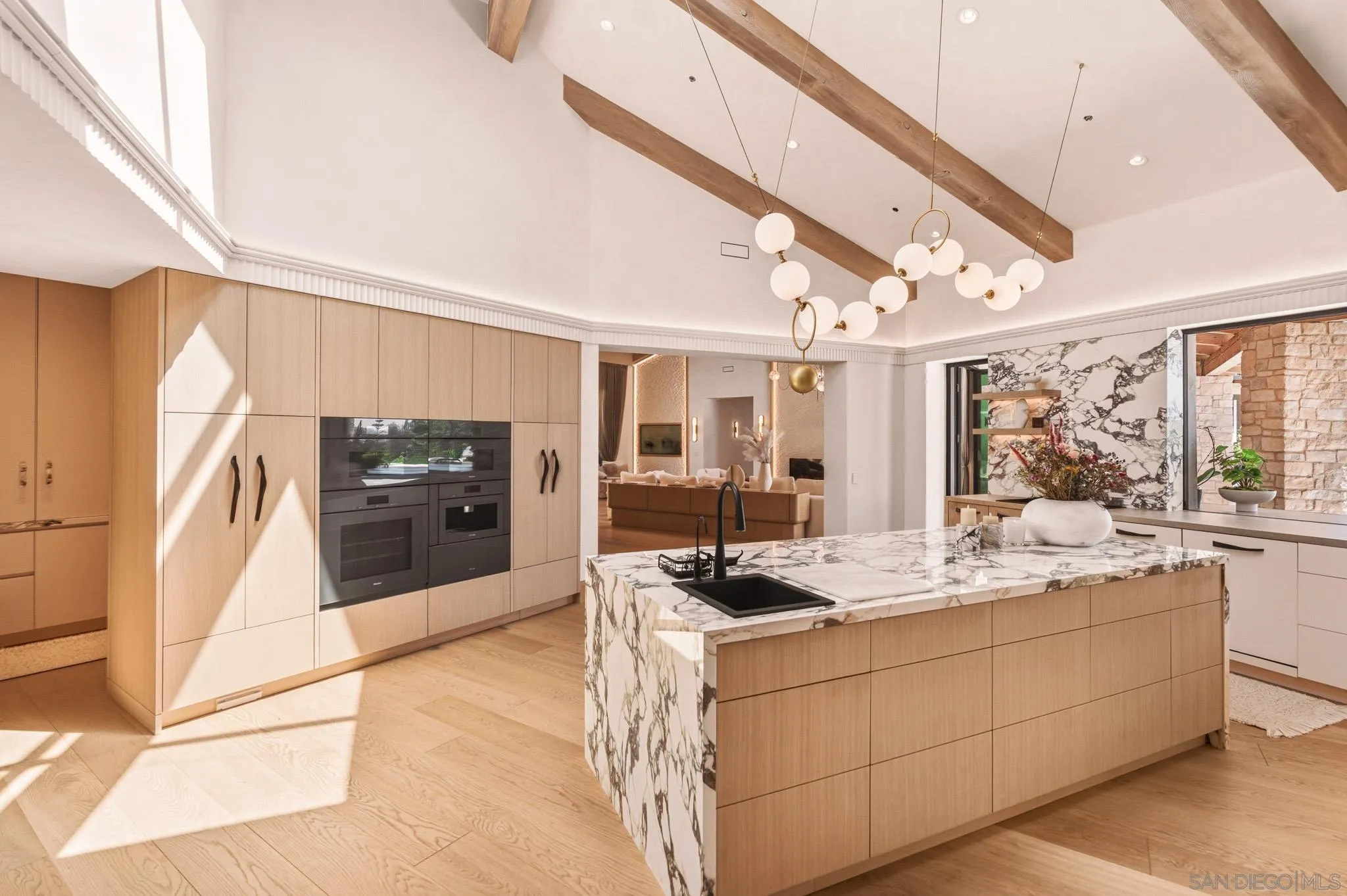 https://cdn.realtyfeed.com/cdn/127/260017341/72a7fe4837d481ca86622ed7d94e1821.webp