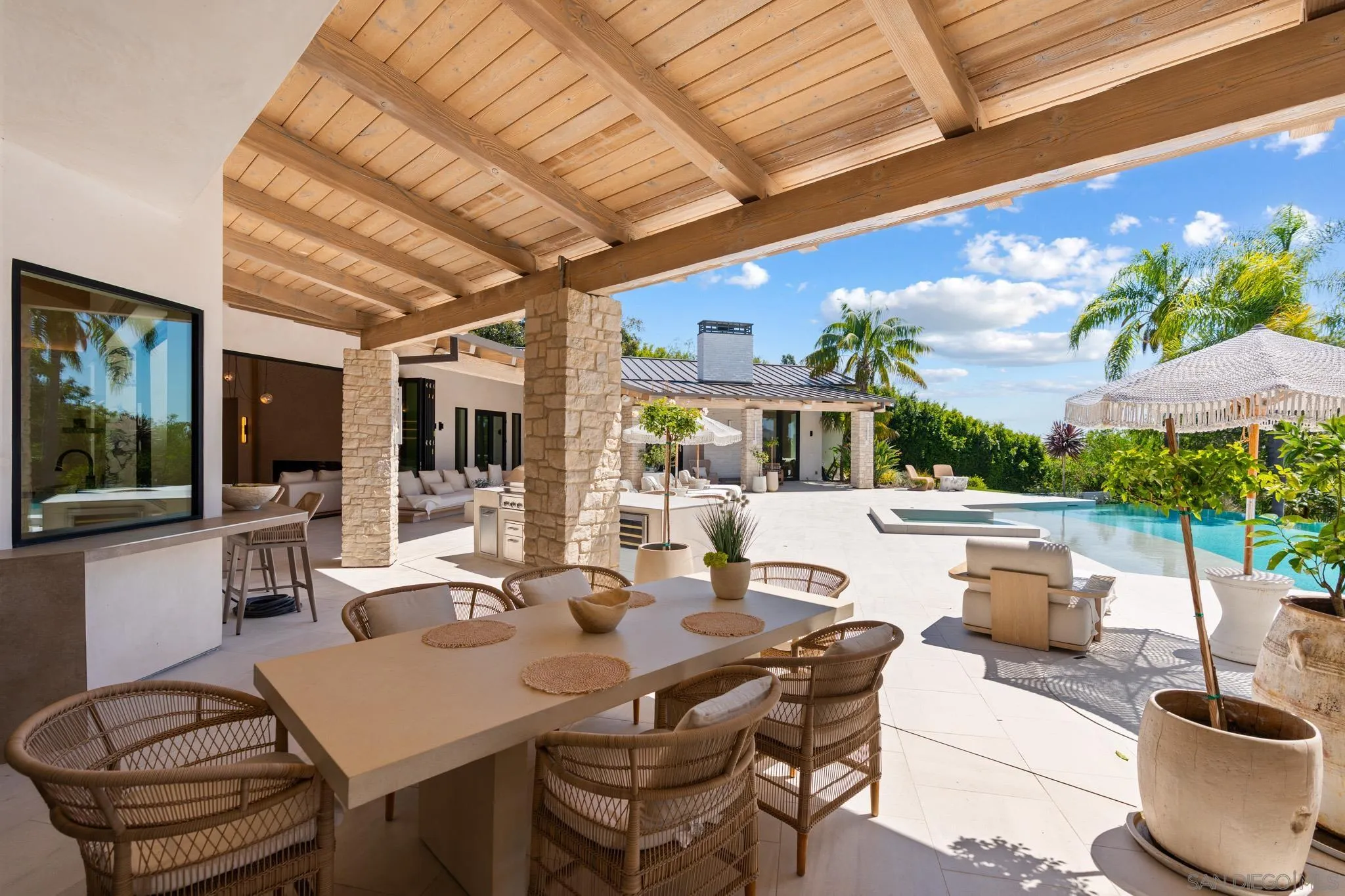 https://cdn.realtyfeed.com/cdn/127/260017341/7a7975d0d2186233e9766c9cc7513508.webp