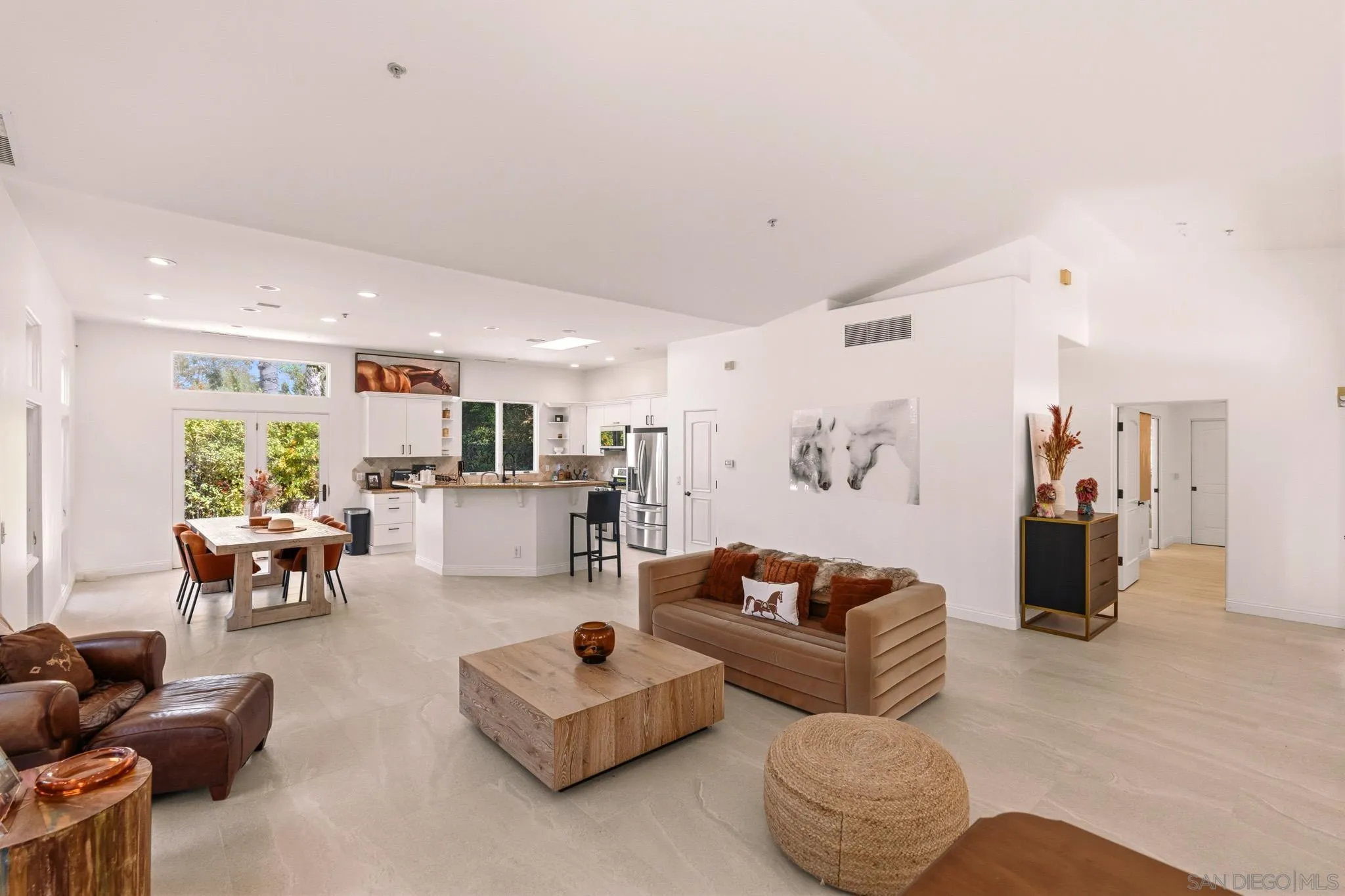 https://cdn.realtyfeed.com/cdn/127/260017341/a09146b6ecdf7bd0e79afe88cb0af09a.webp