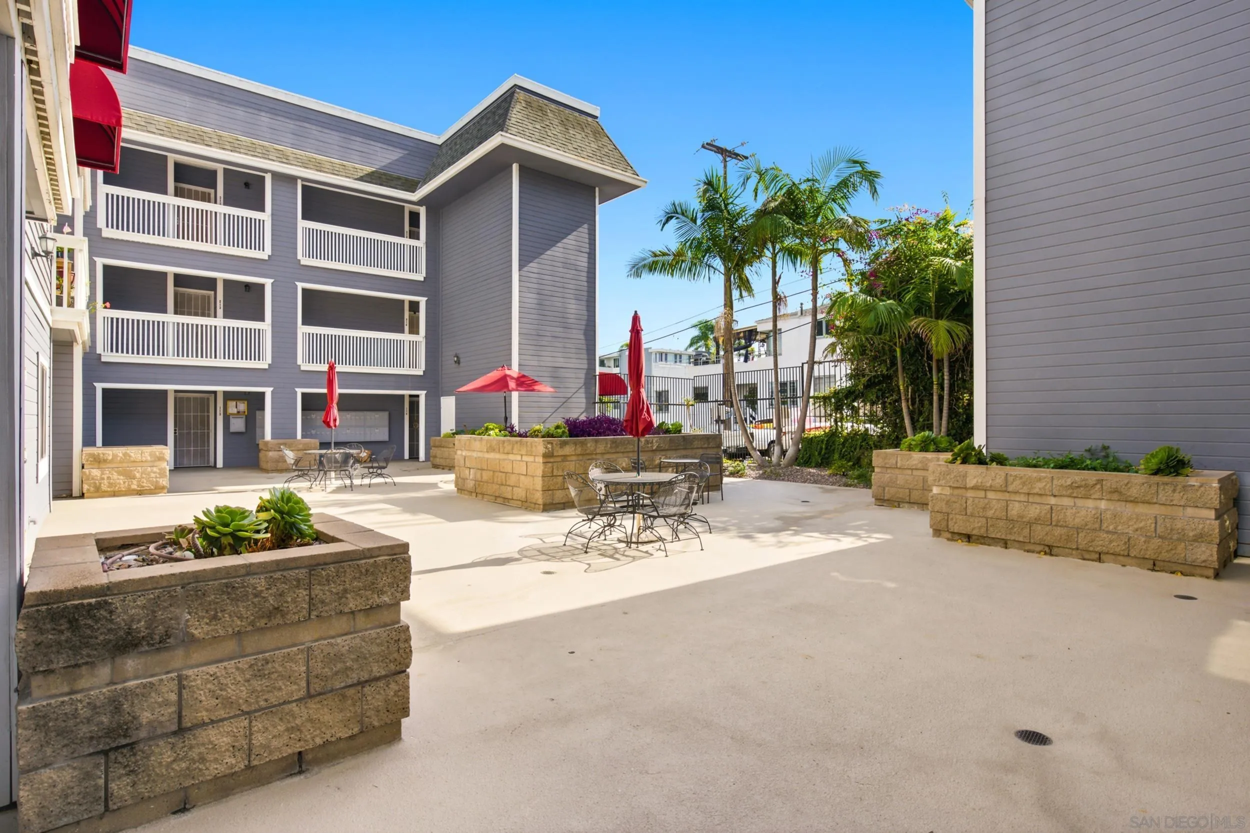 https://cdn.realtyfeed.com/cdn/127/260017345/e1826c9159796813335617ab6d9c7ac1.webp