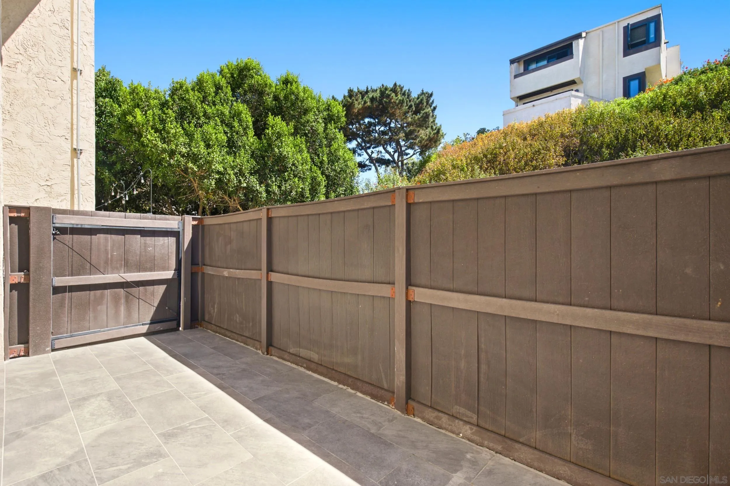 https://cdn.realtyfeed.com/cdn/127/260017353/1c2688b09928d09447222c6ad63e2061.webp