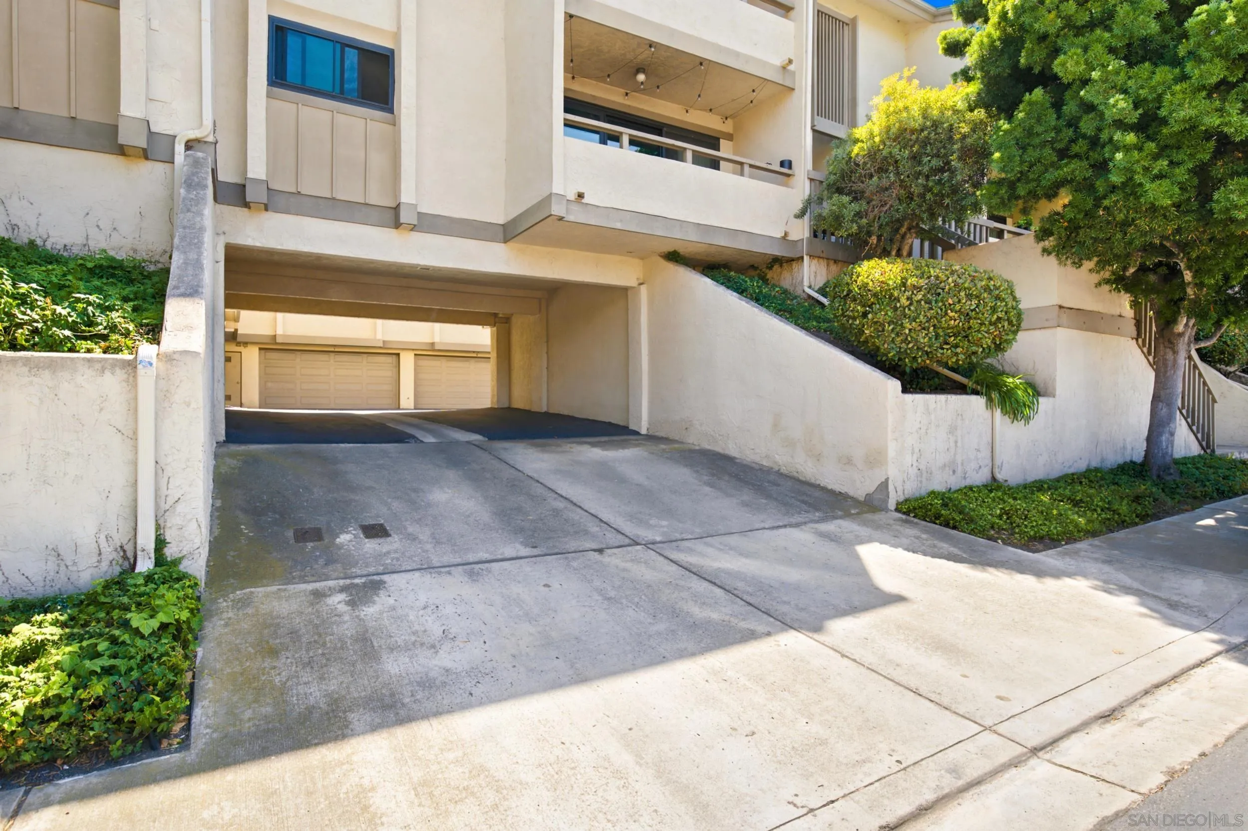 https://cdn.realtyfeed.com/cdn/127/260017353/4fcbd5b99bb8592ac4aadc7168e30534.webp
