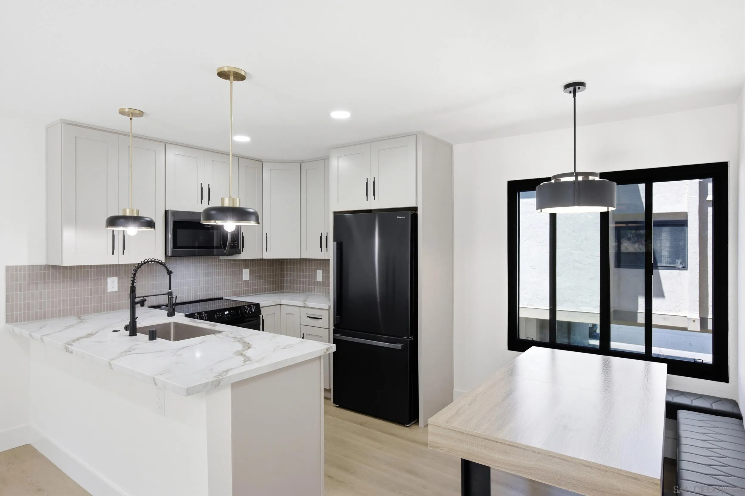 https://cdn.realtyfeed.com/cdn/127/260017353/5d3cb4588b972366e1b96c0b8ddb30c0.webp