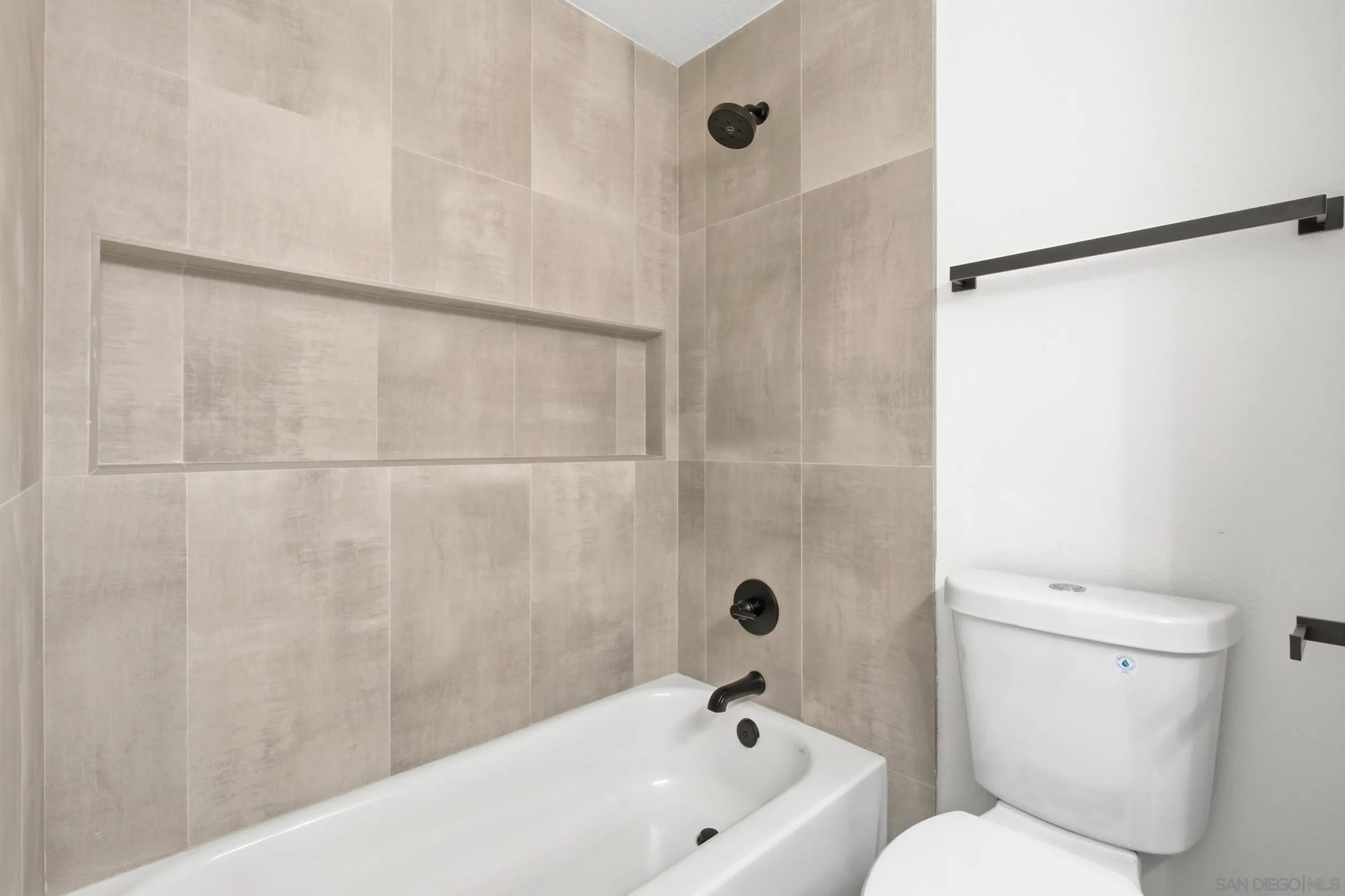 https://cdn.realtyfeed.com/cdn/127/260017353/7af0e44427582e82df2c5341423ccbf5.webp