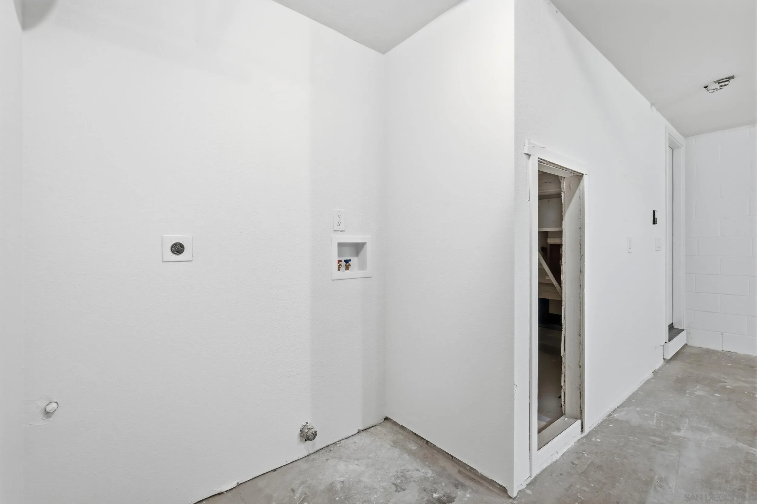 https://cdn.realtyfeed.com/cdn/127/260017353/97a090ae597927ca5d691323f3fc7522.webp