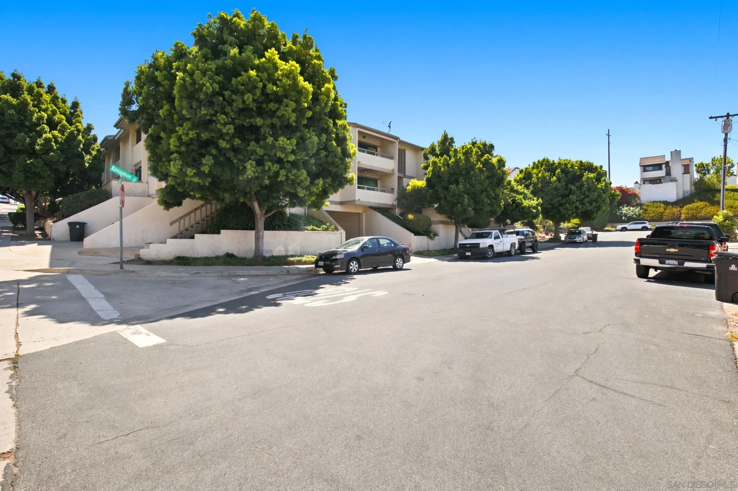 https://cdn.realtyfeed.com/cdn/127/260017353/b83c53792a88608d015f609051bc866a.webp