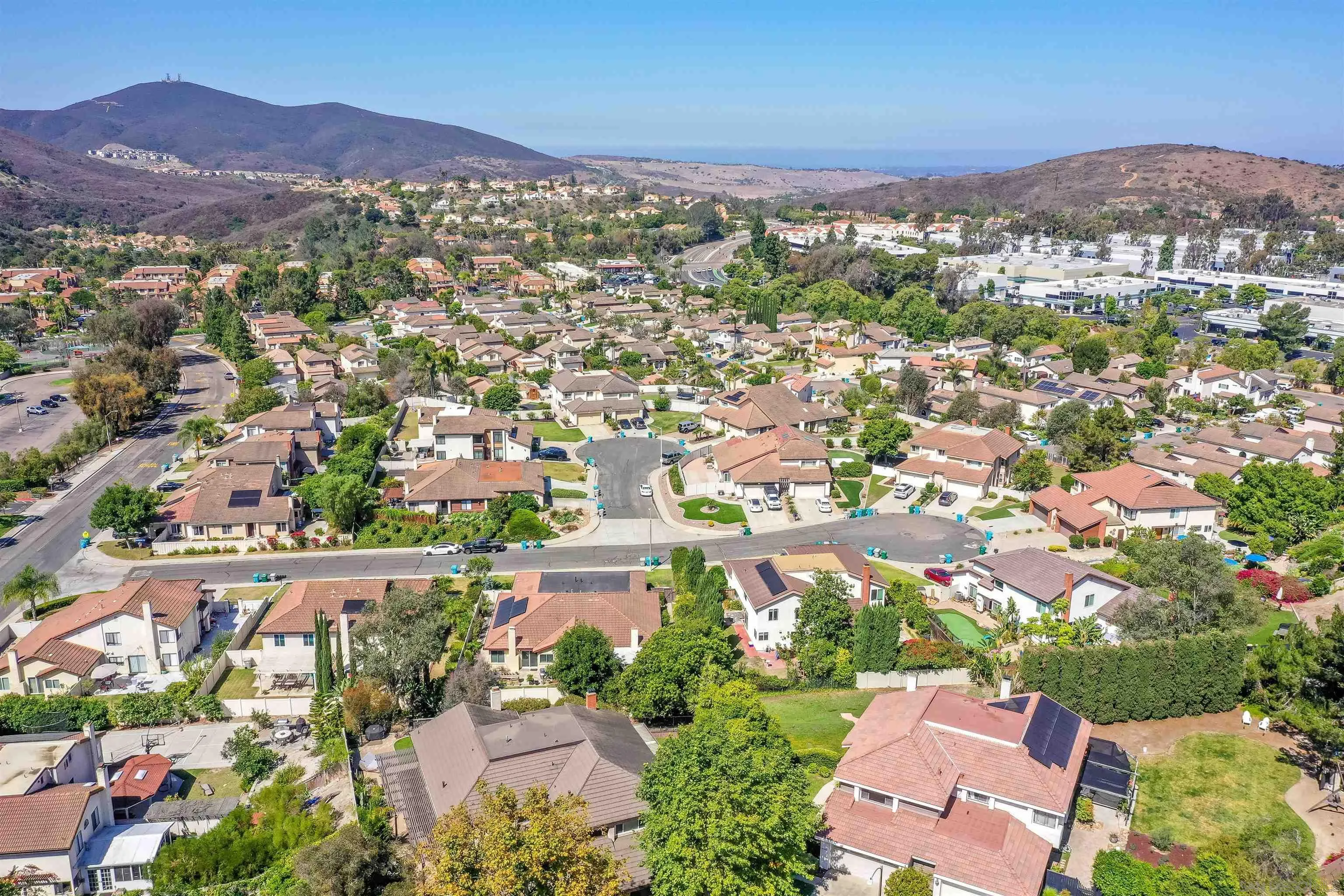https://cdn.realtyfeed.com/cdn/127/260017356/a64405adf64237ff83c297b149195b1f.webp