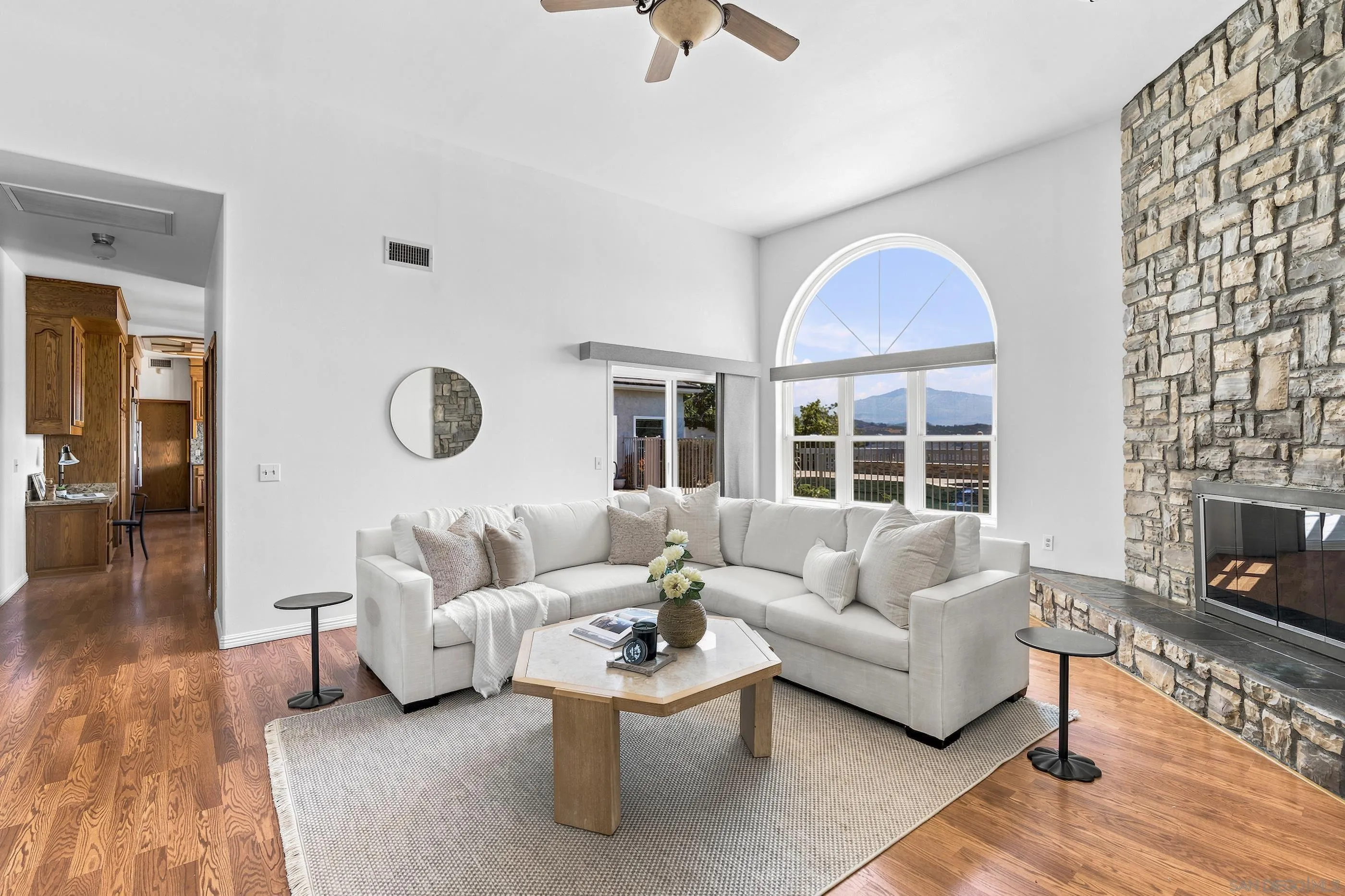 https://cdn.realtyfeed.com/cdn/127/260017361/7237c6eb3ea27012af4e3f486a94b20b.webp