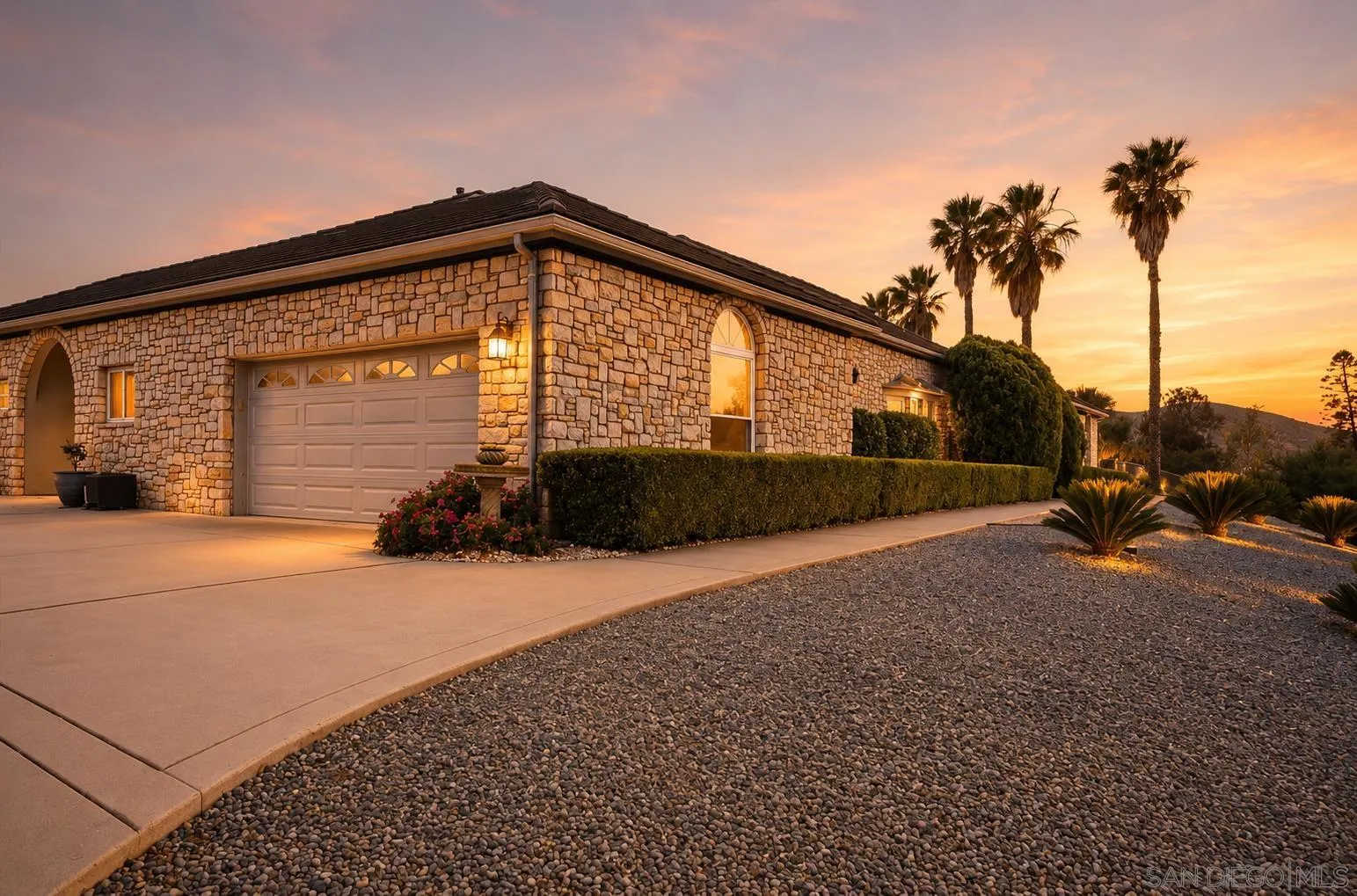 https://cdn.realtyfeed.com/cdn/127/260017361/74004e699568dd5bafc807e148da3629.webp