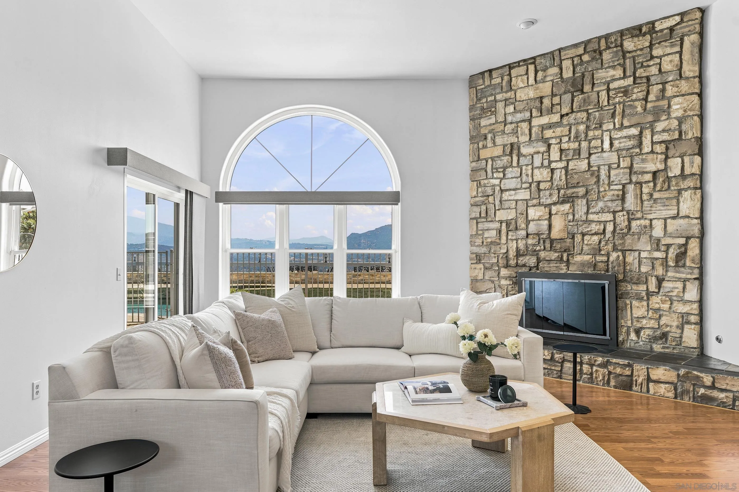 https://cdn.realtyfeed.com/cdn/127/260017361/86dae9fe1074bb24b8f7d62a6e9ebb63.webp