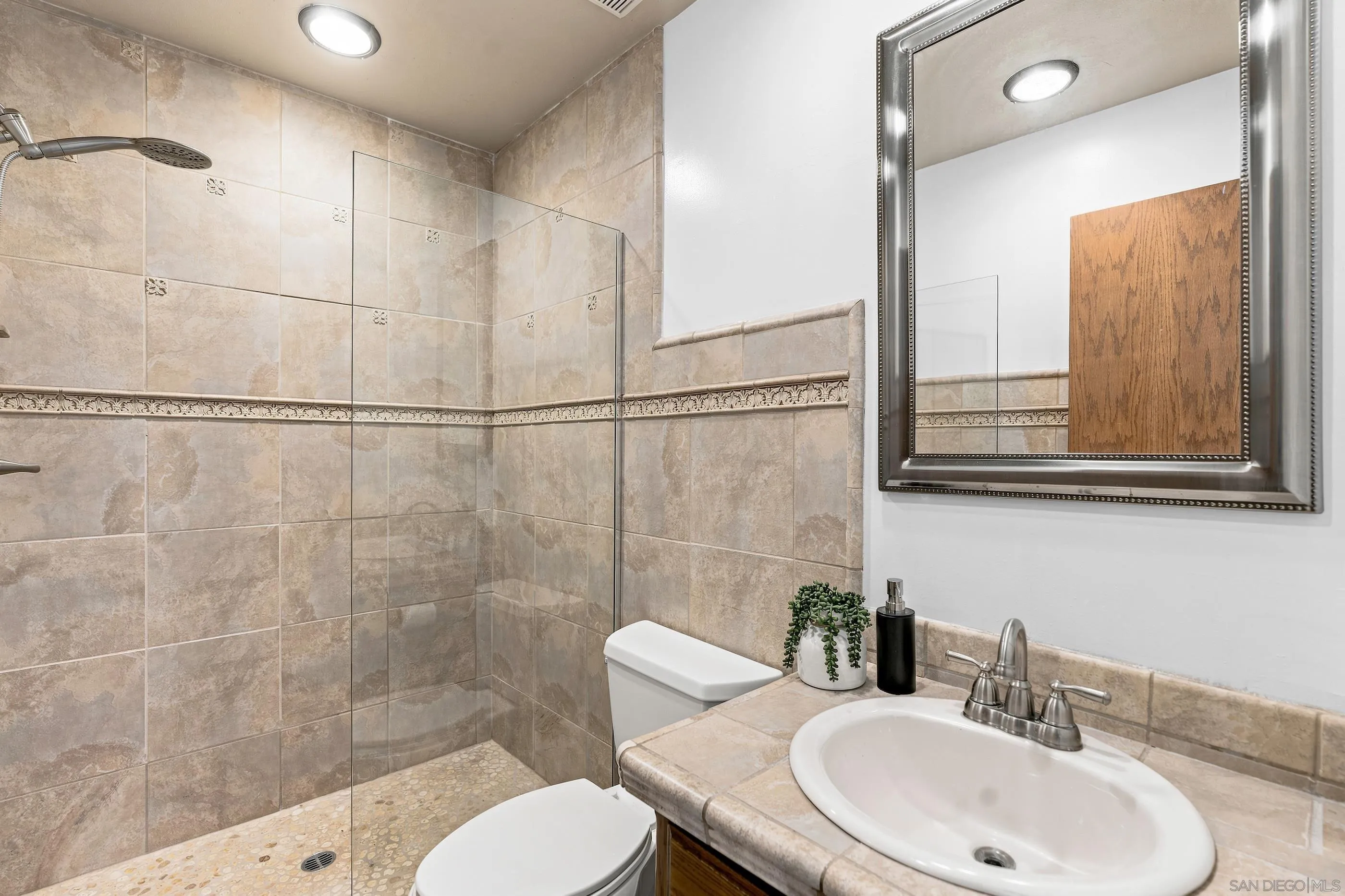 https://cdn.realtyfeed.com/cdn/127/260017361/961dccb821768315a1112fa8ec1bc40d.webp