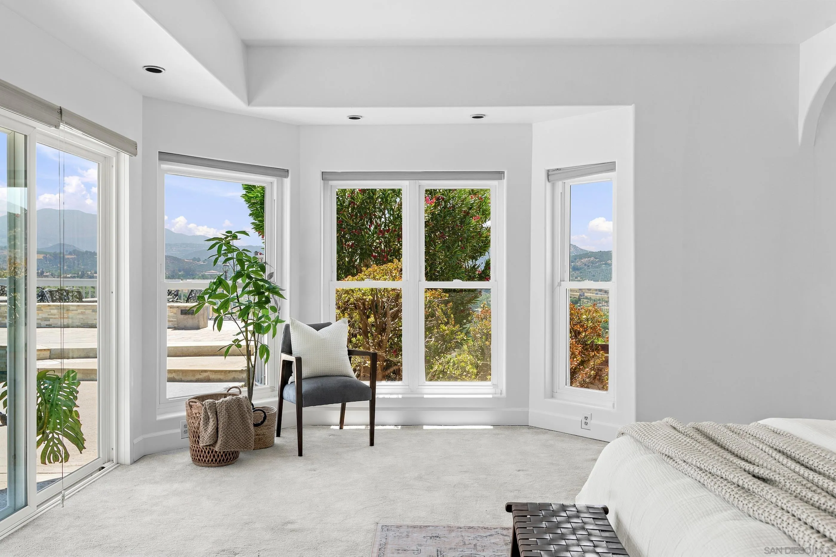 https://cdn.realtyfeed.com/cdn/127/260017361/b9ba9de4838b4b34ece23853534f50be.webp
