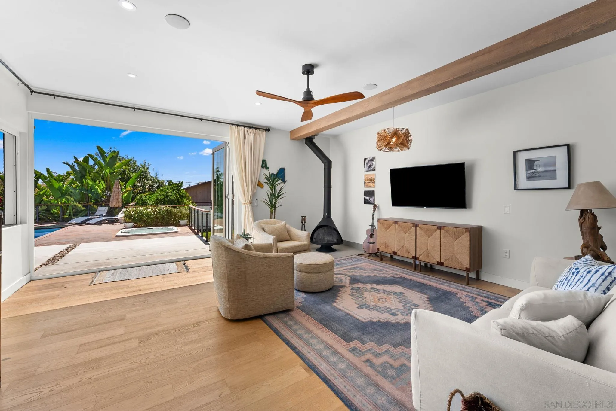 https://cdn.realtyfeed.com/cdn/127/260017370/243ccb33af2ad88fd017c56a426c5dd3.webp