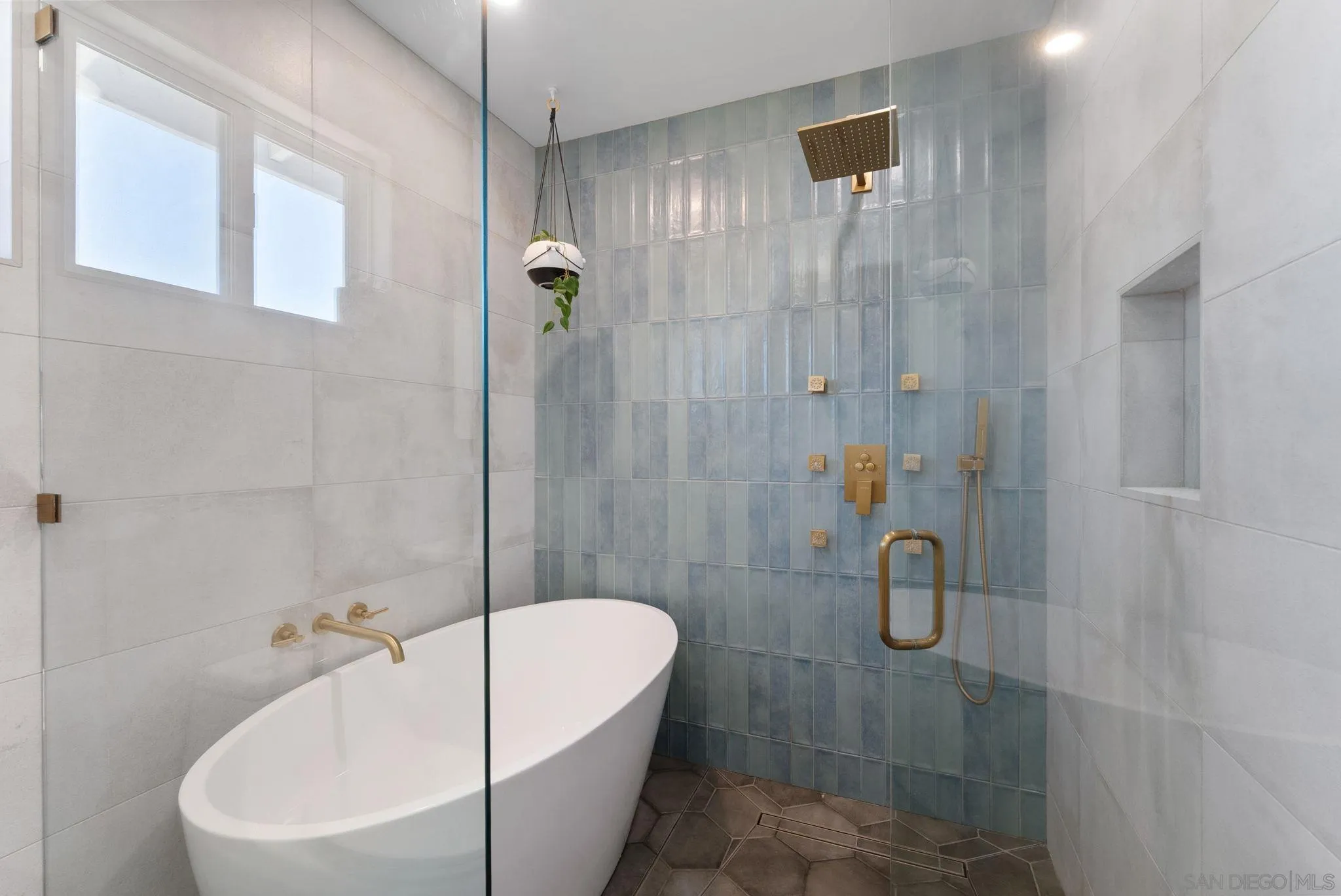 https://cdn.realtyfeed.com/cdn/127/260017370/280cdb4d6ef3d9dcda40034a000d588c.webp
