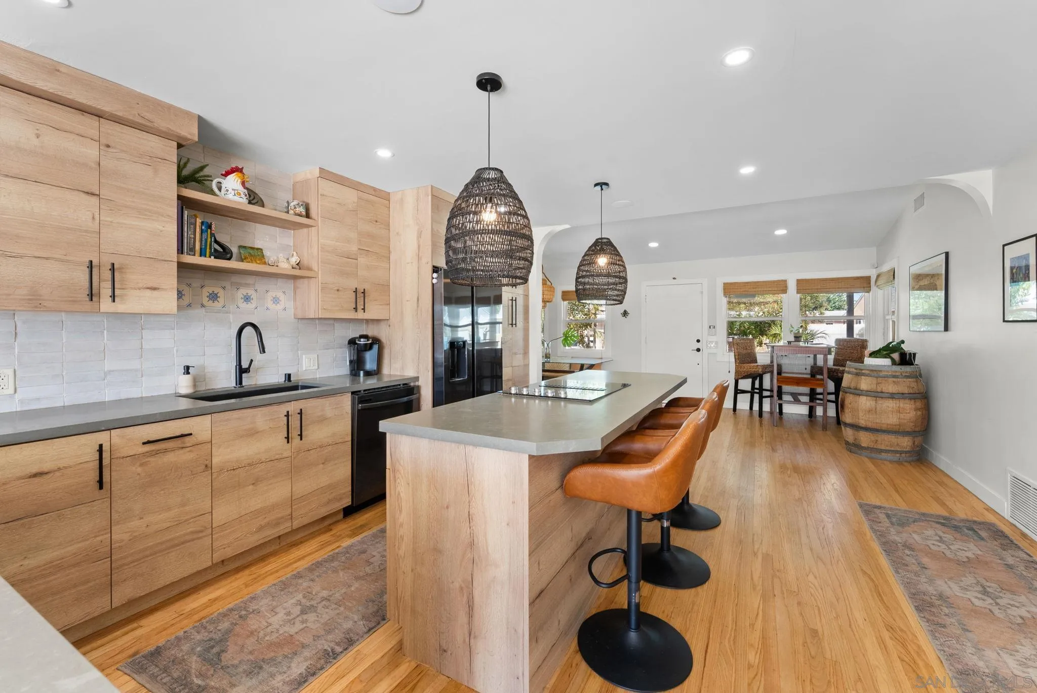 https://cdn.realtyfeed.com/cdn/127/260017370/7e8a86788d9c5f2093c5e5bca942065a.webp