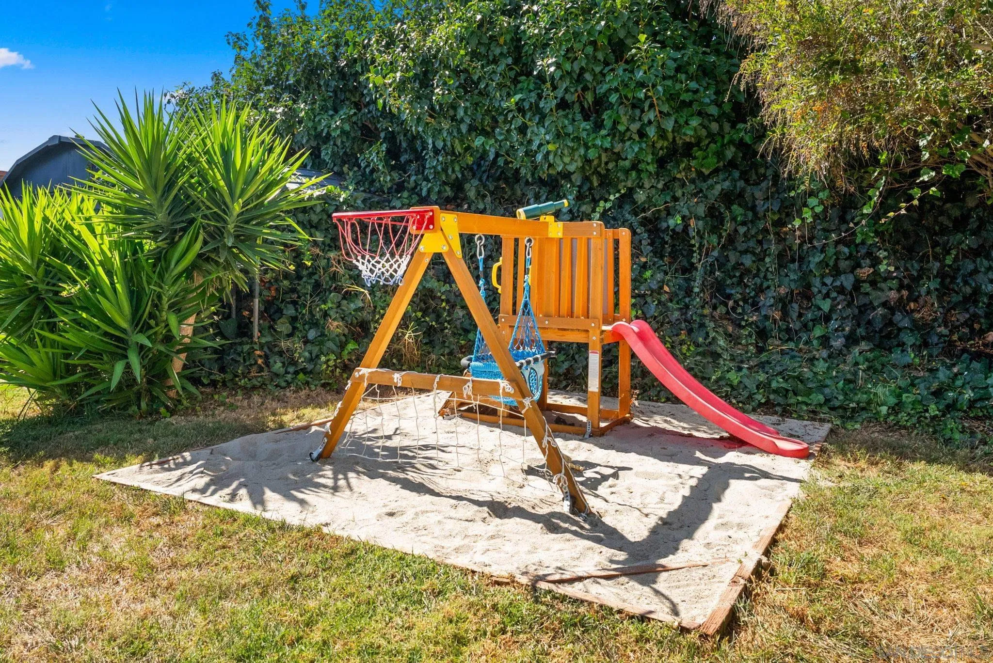 https://cdn.realtyfeed.com/cdn/127/260017370/c1b14aebdd93230355c77069c11f6967.webp