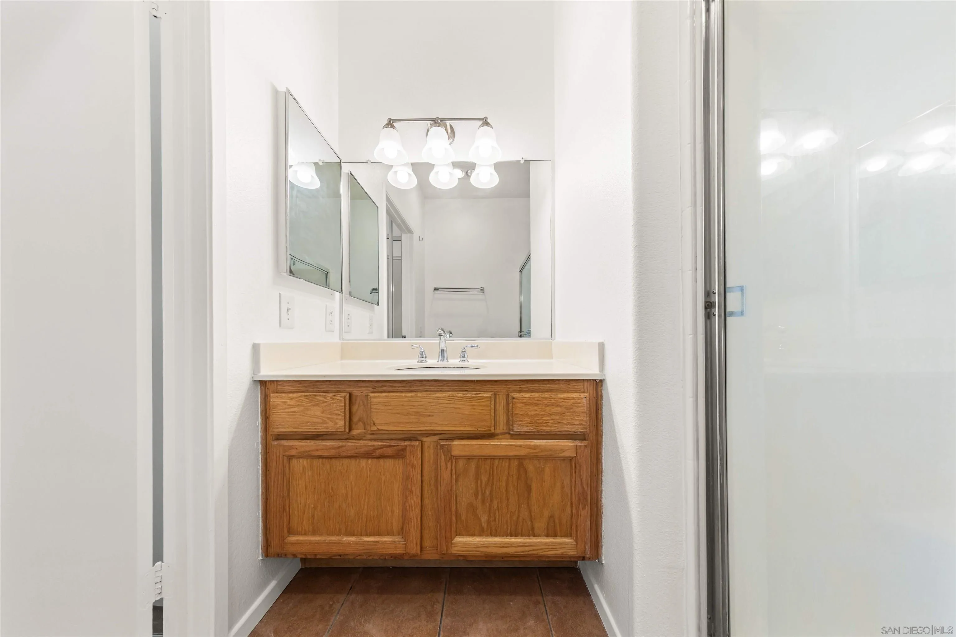 https://cdn.realtyfeed.com/cdn/127/260017372/04ae6bced0c86df2f18424952aa68284.webp