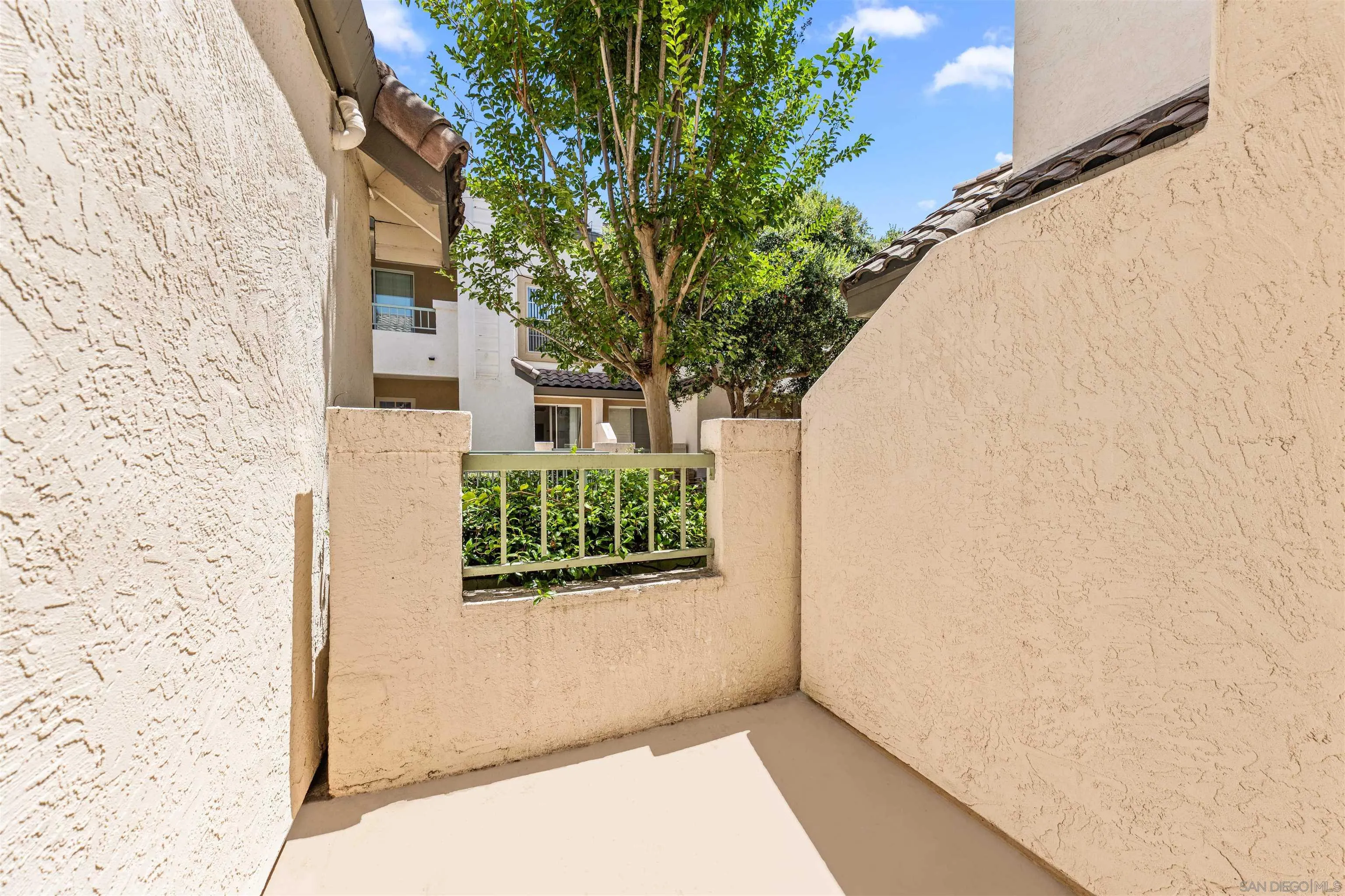 https://cdn.realtyfeed.com/cdn/127/260017372/868f397092d0690e07b09ff16c0c4b8b.webp