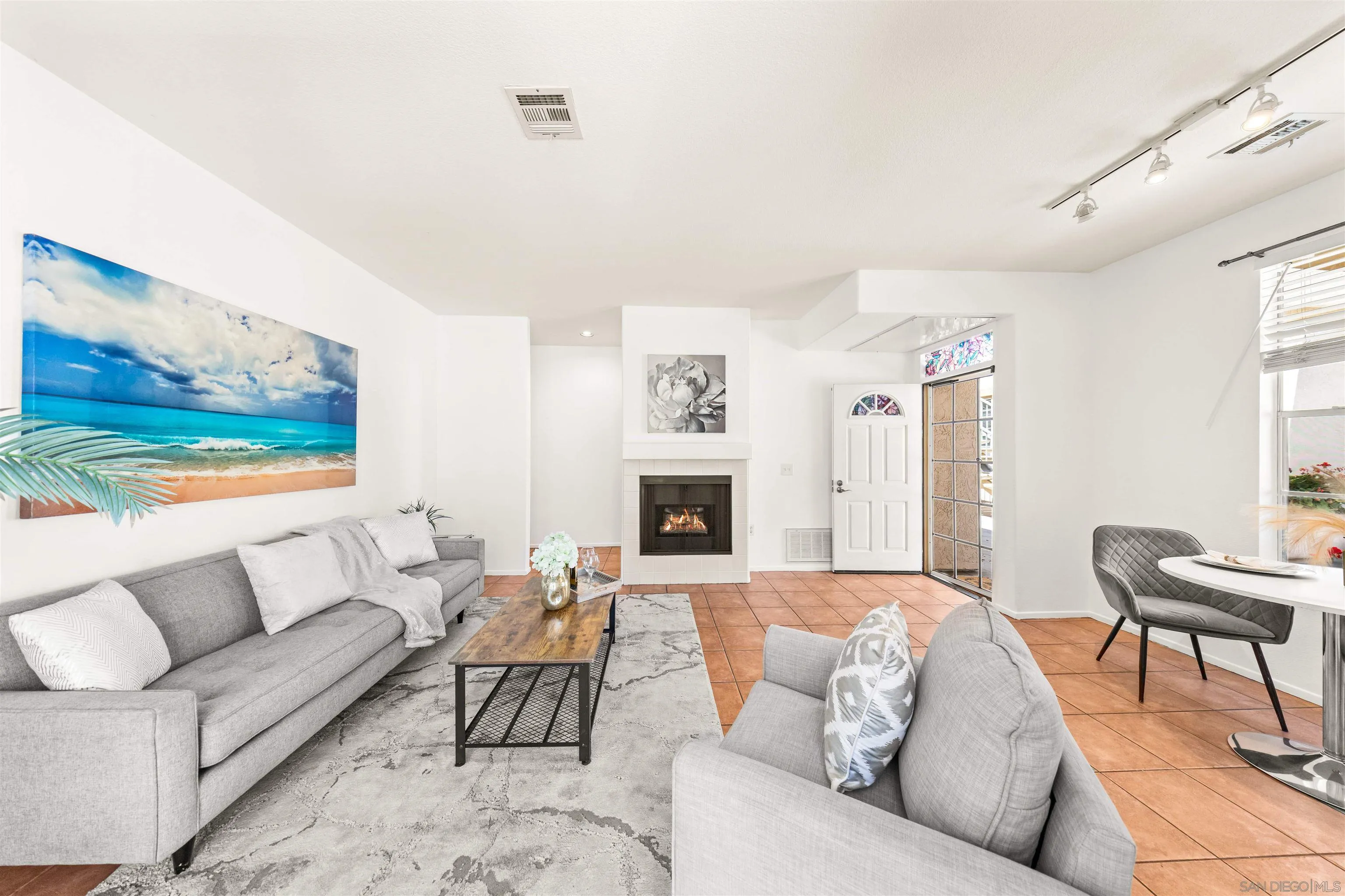 https://cdn.realtyfeed.com/cdn/127/260017372/9fb1842f02ed809897cbd6ae5510f257.webp