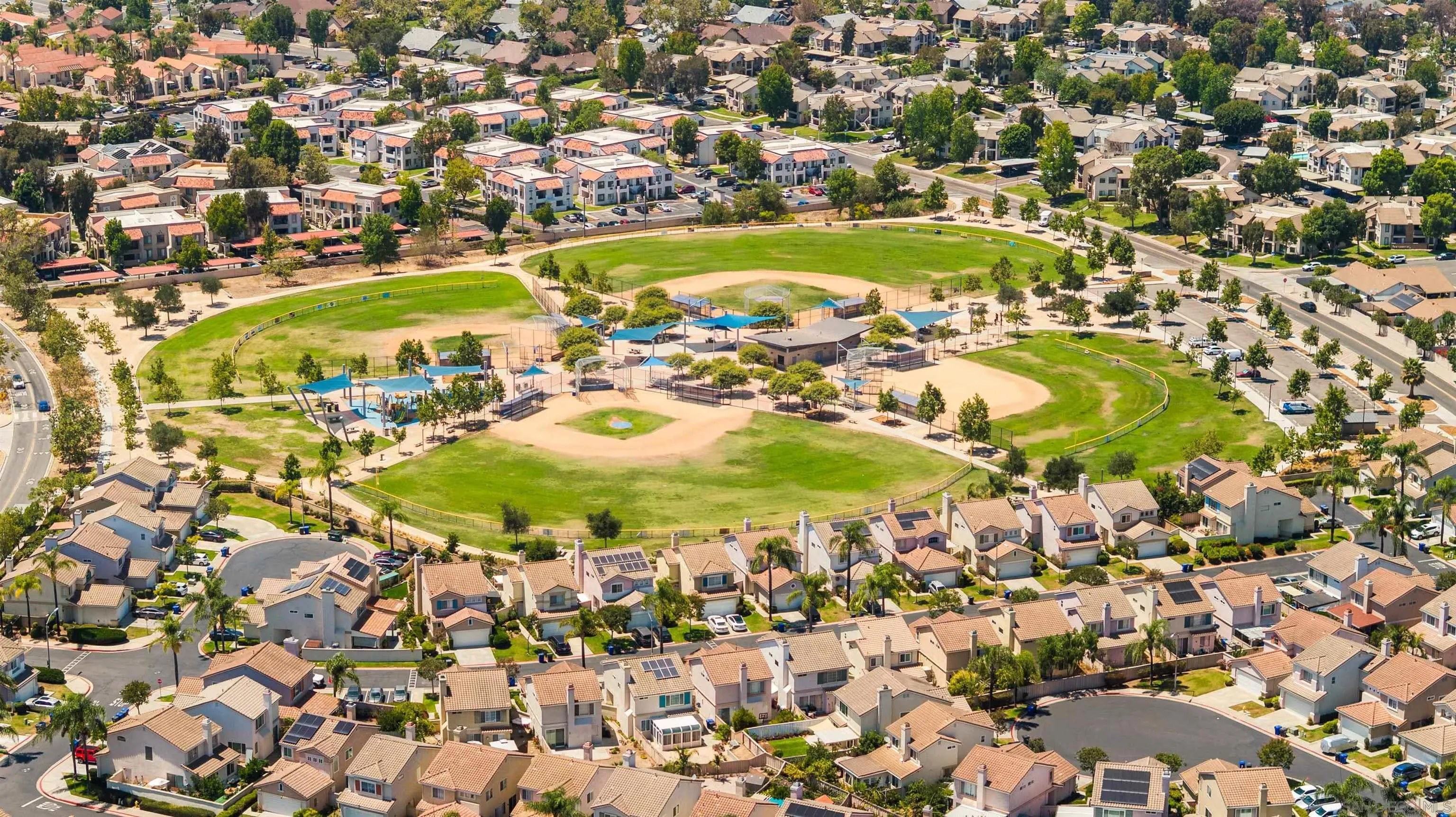 https://cdn.realtyfeed.com/cdn/127/260017372/ea84811fc67dacfb225283955ebc6934.webp