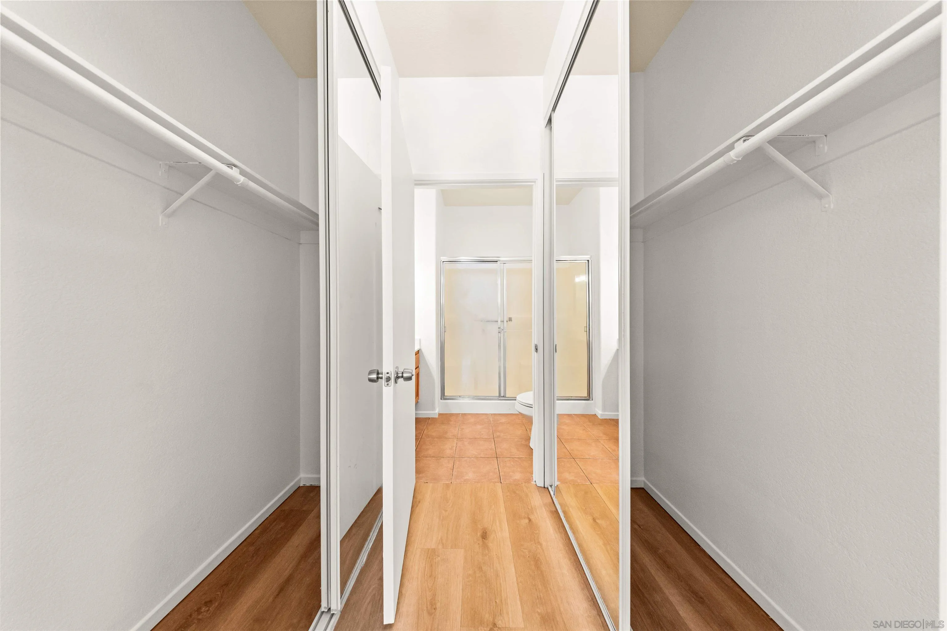 https://cdn.realtyfeed.com/cdn/127/260017372/f4417e526b21db6ea32ffec000f67cae.webp