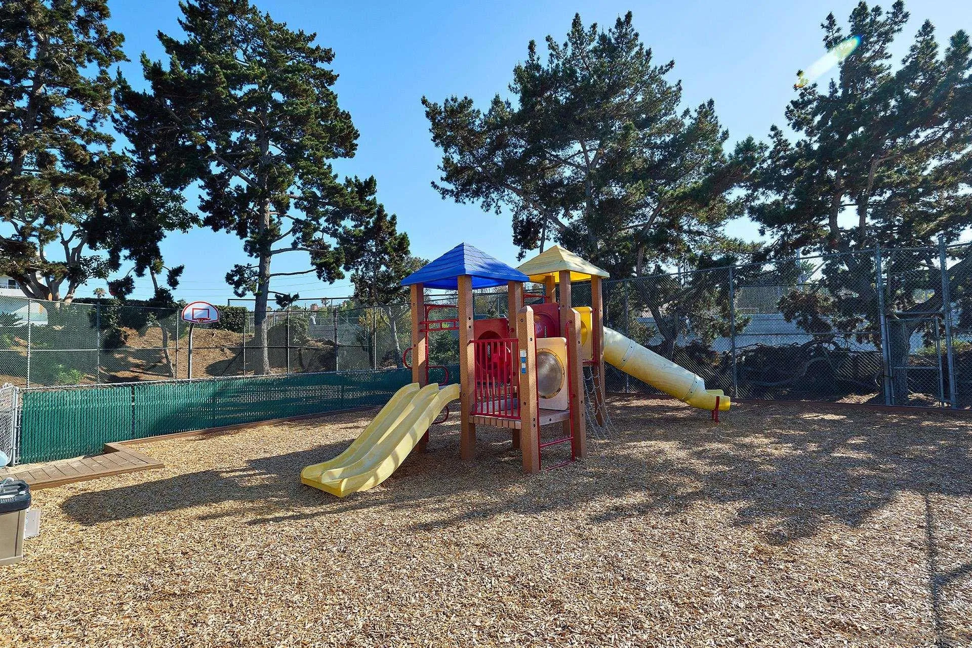 https://cdn.realtyfeed.com/cdn/127/260017381/2053a3cb5b7d5ab72b5de55b05065f7e.webp