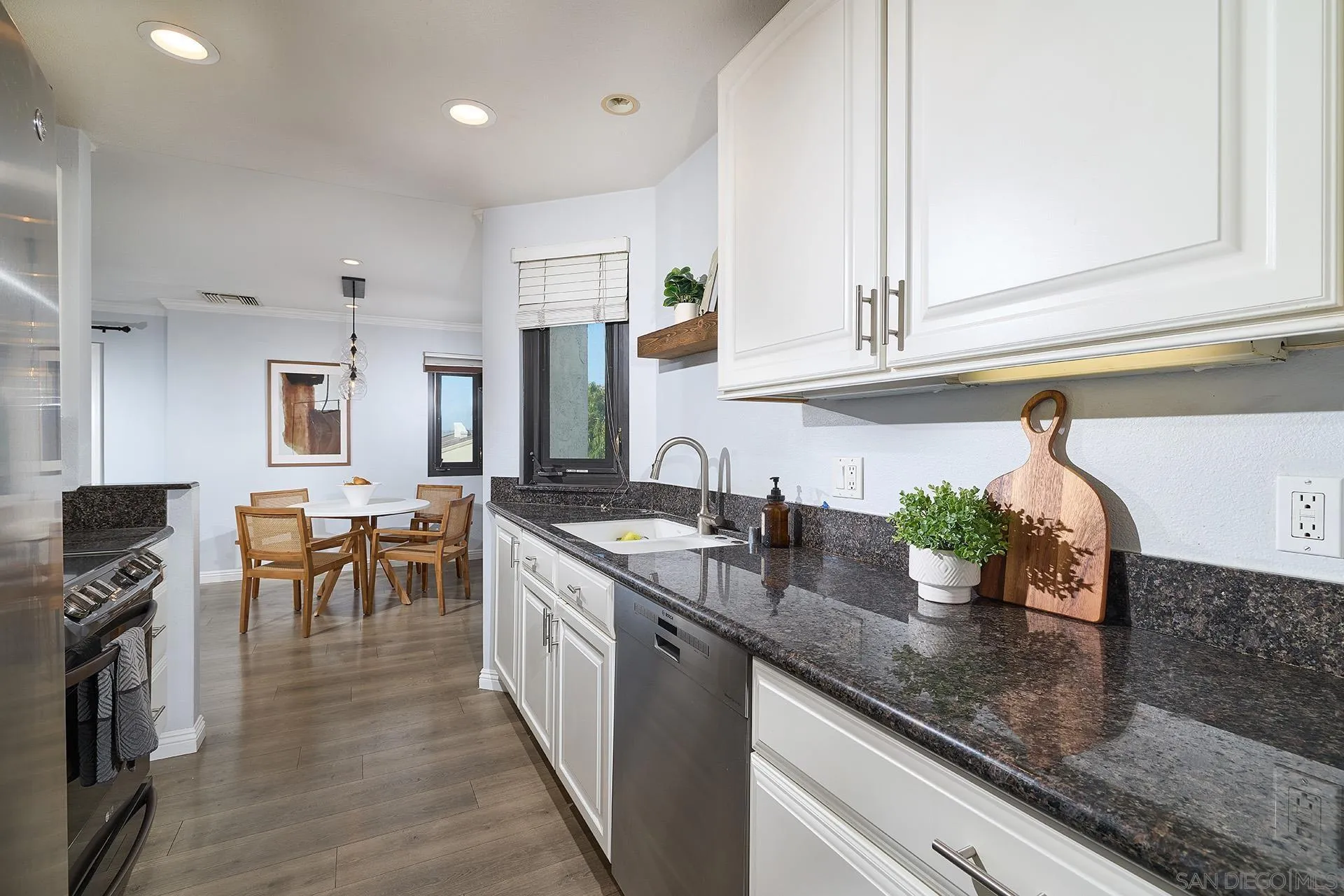 https://cdn.realtyfeed.com/cdn/127/260017381/31db1f324830681cac88fdeb43dfc713.webp