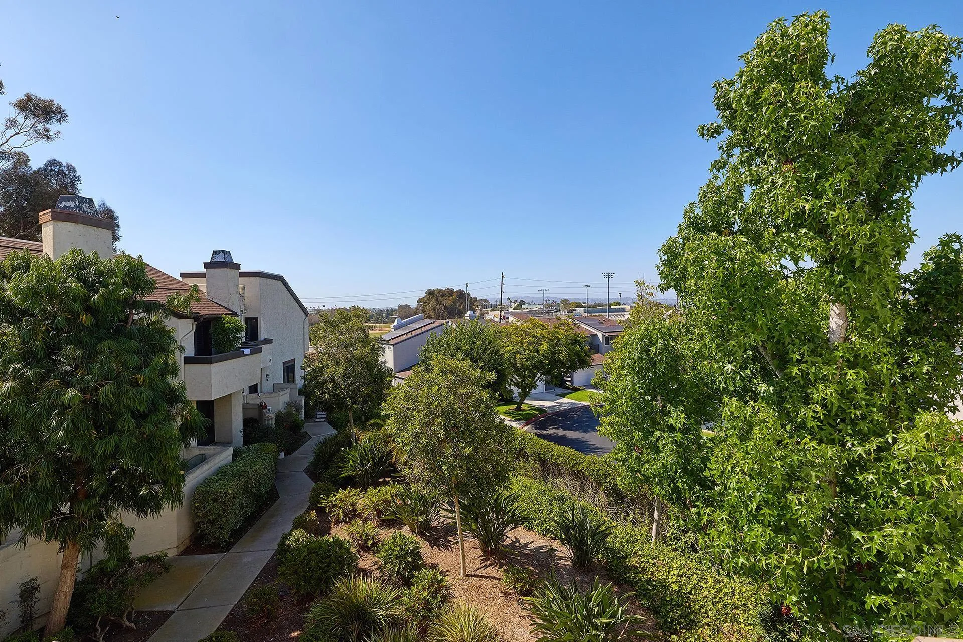 https://cdn.realtyfeed.com/cdn/127/260017381/3e4651a09d50e3779b64dd9c55799b7a.webp