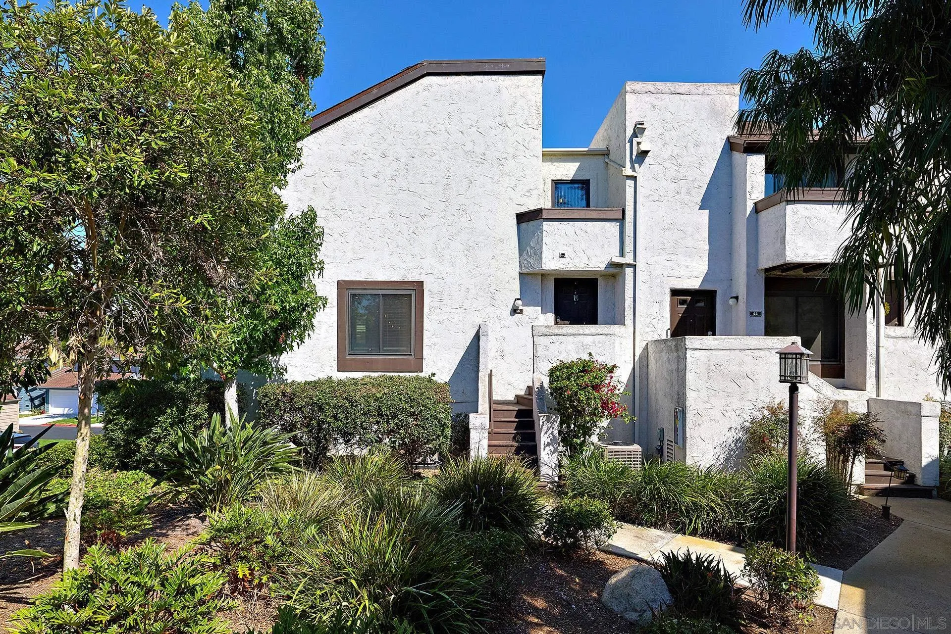 https://cdn.realtyfeed.com/cdn/127/260017381/bf4aeb9aaca63e48c7995c8120f88f71.webp