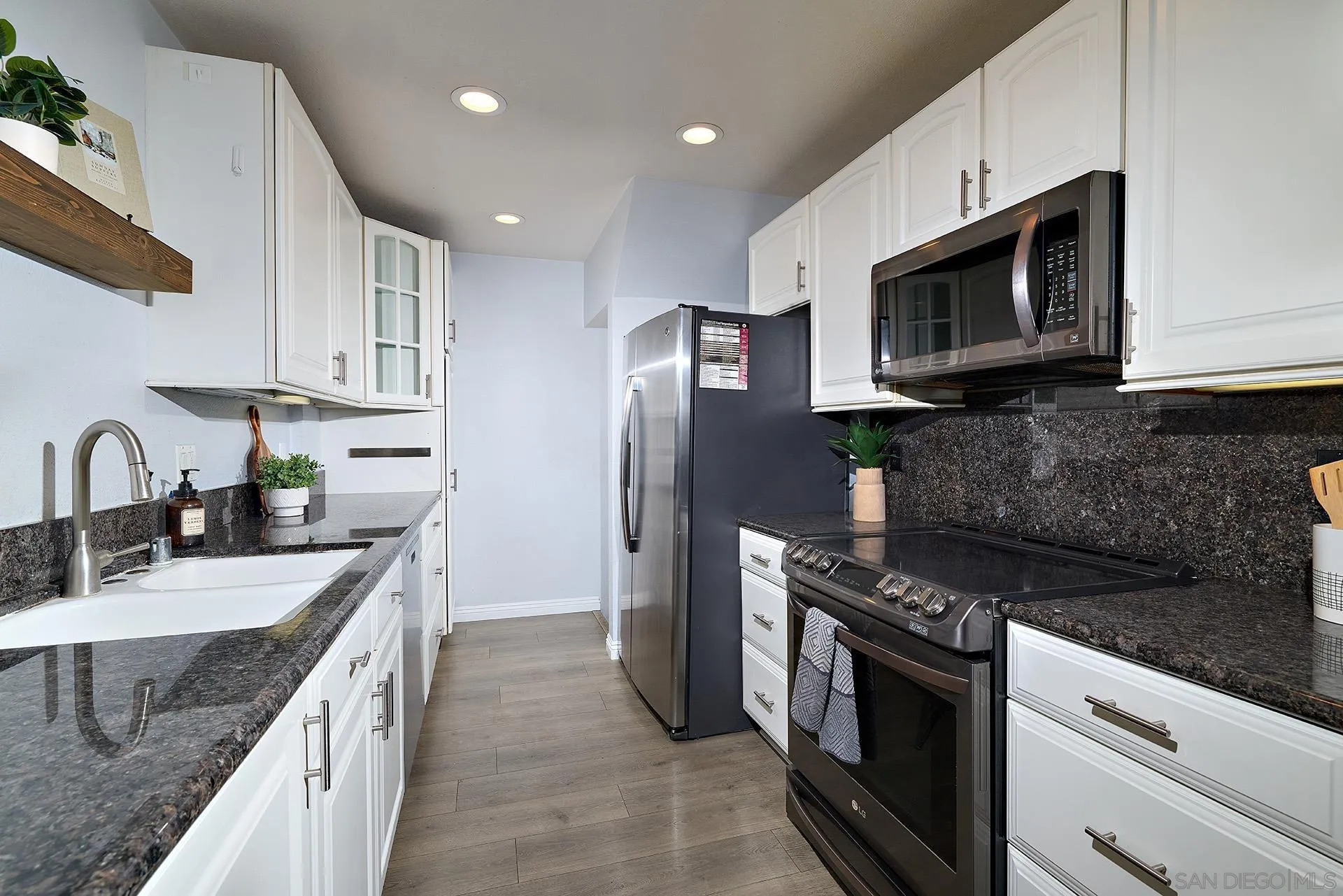 https://cdn.realtyfeed.com/cdn/127/260017381/d51cfbd7315aabcd62b01e71689c9c8f.webp