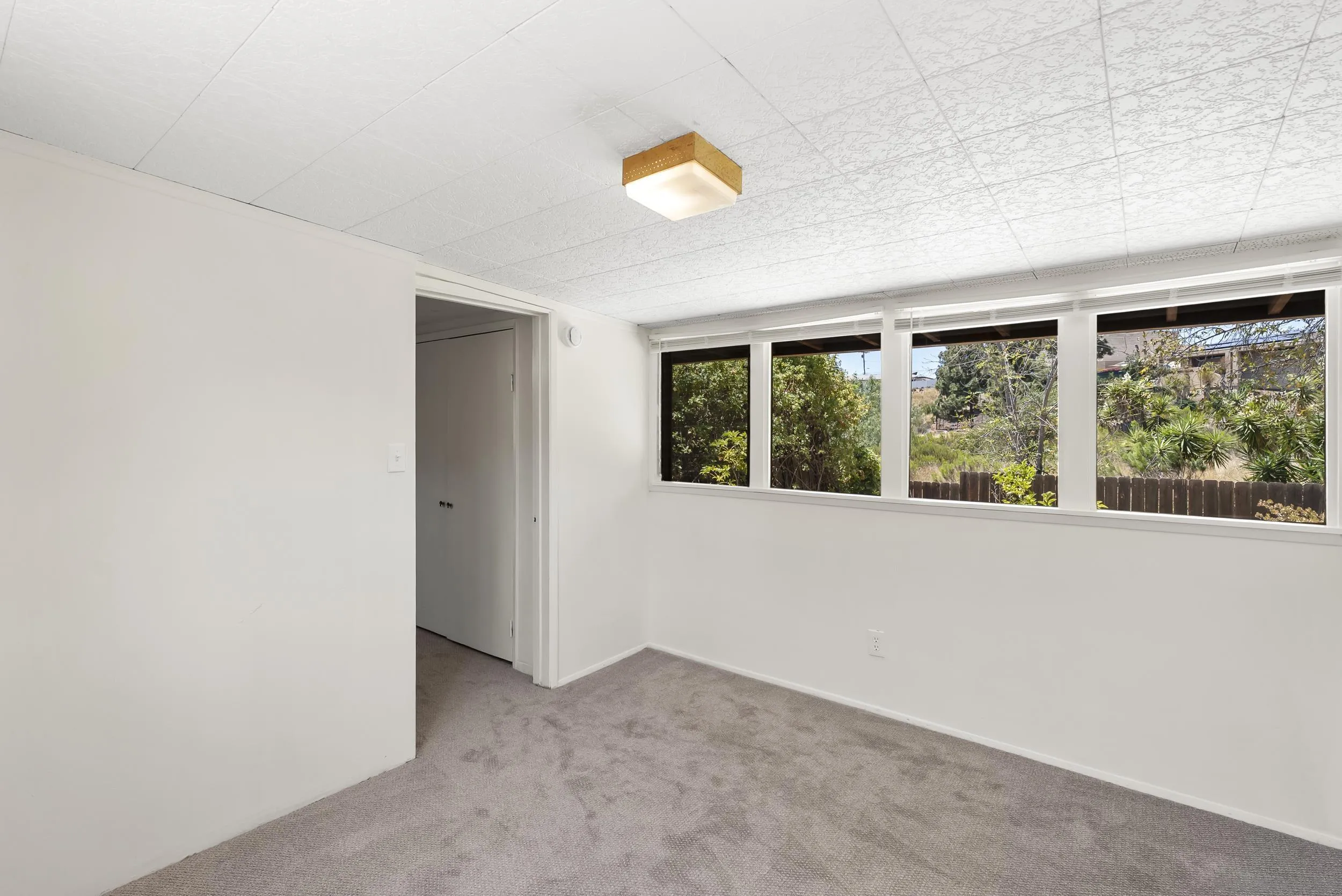 https://cdn.realtyfeed.com/cdn/127/260017382/0672272d5a28fb532f1d38488e5fb1a0.webp